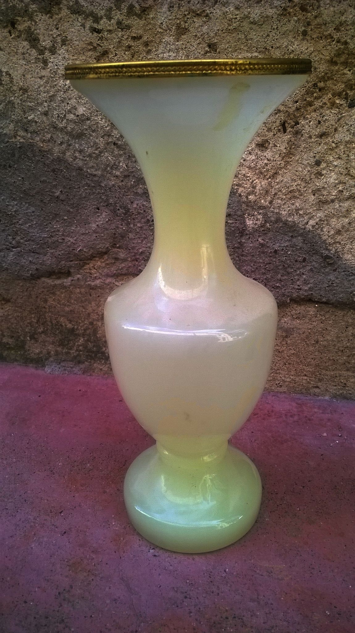 Vase opaline "époque Charles X"
