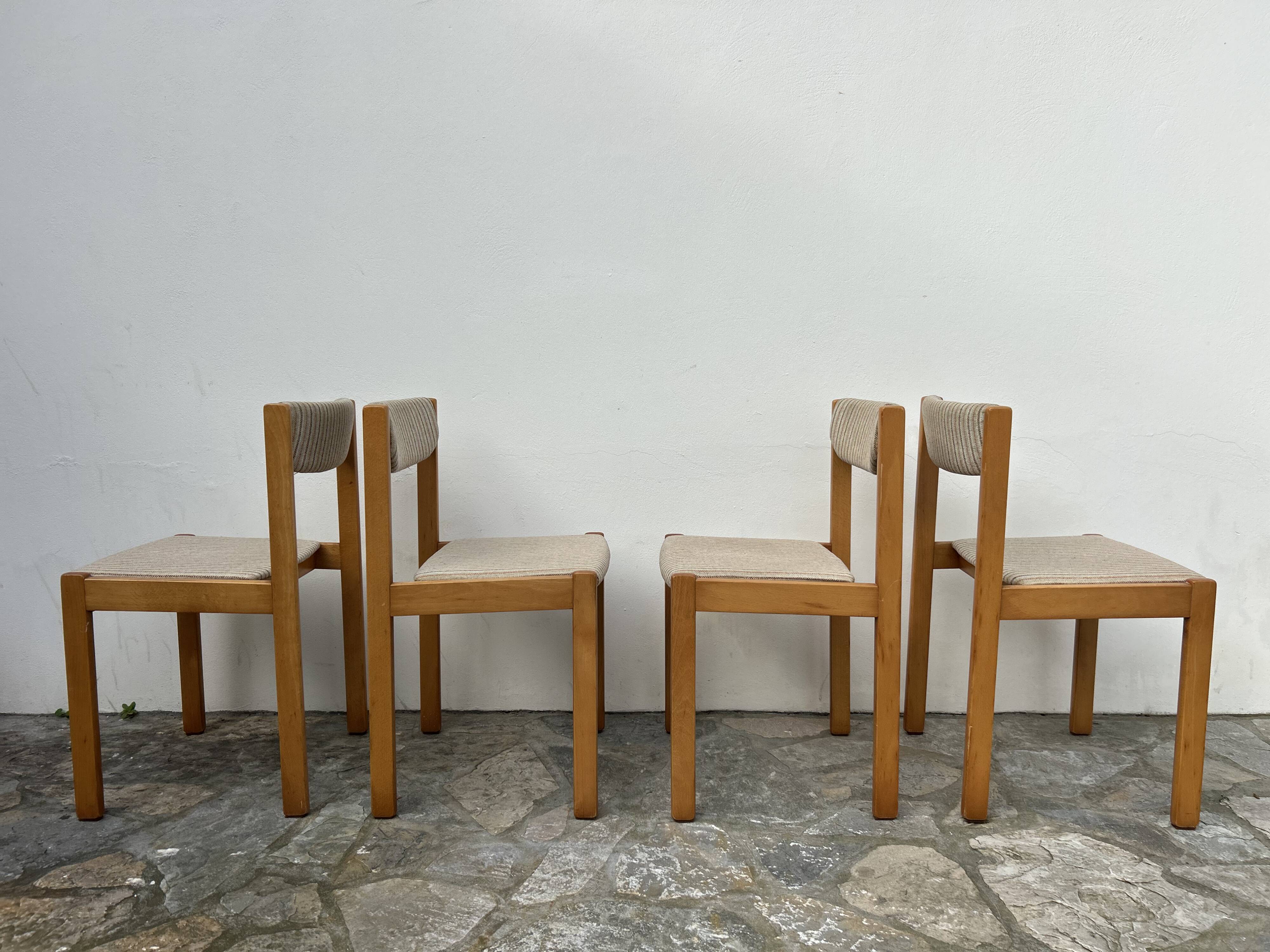 Set of 4 vintage chairs