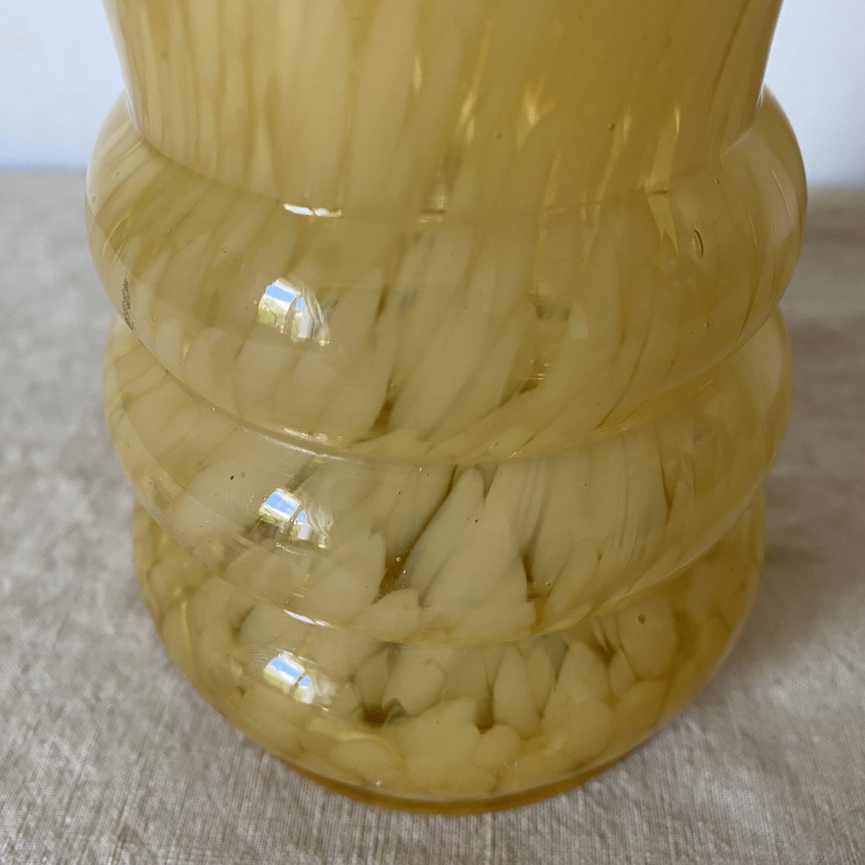 Vanilla Clichy glass vase