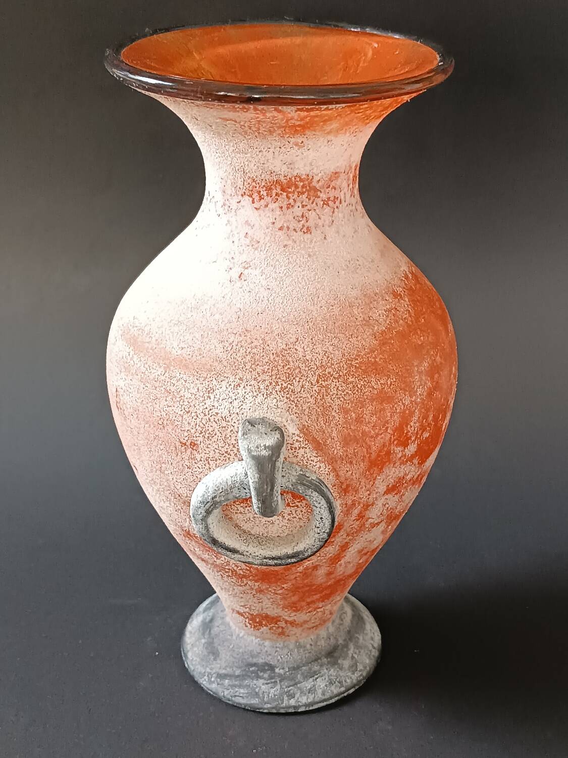 Amphora vase in scavo glass paste