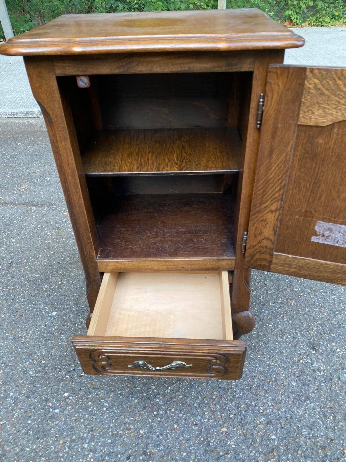 Table de chevet Louis XV en chêne 1970