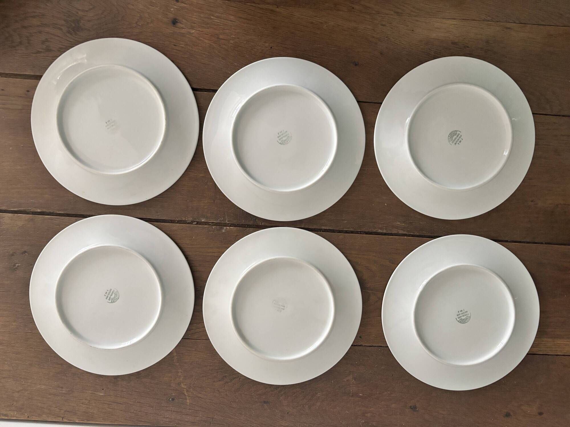 Set of 12 Pillivuyt plates – White porcelain