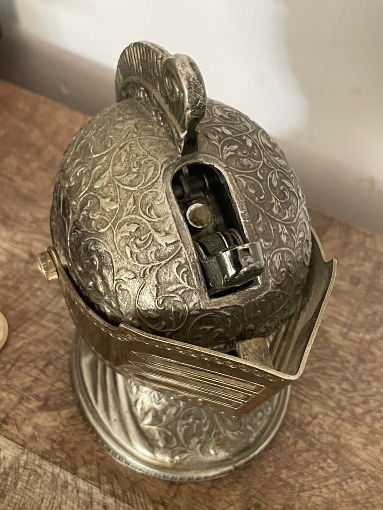 Table lighter in the shape of a medieval mask