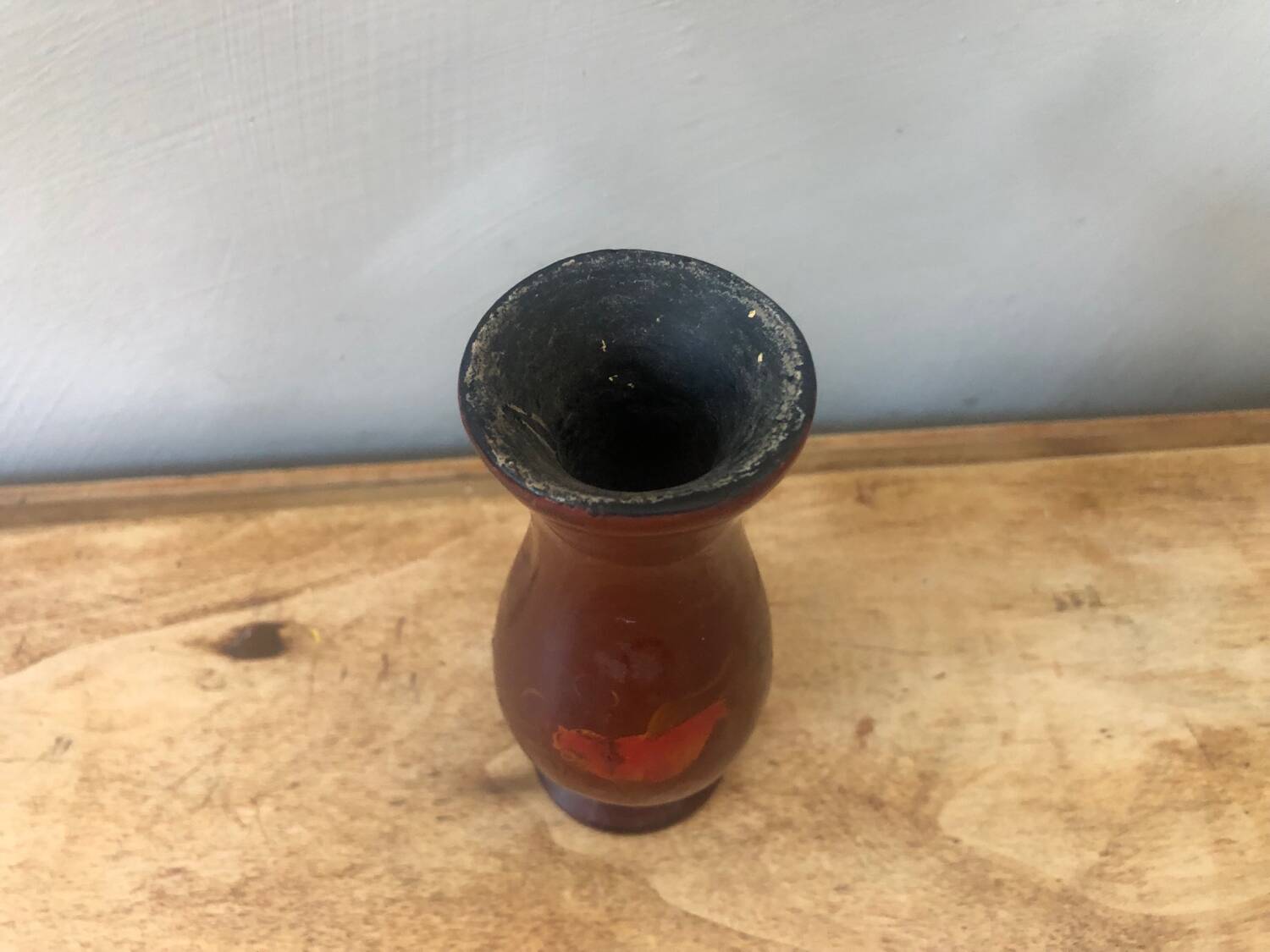 Lacquered wooden vase, Vietnam, 20th century.