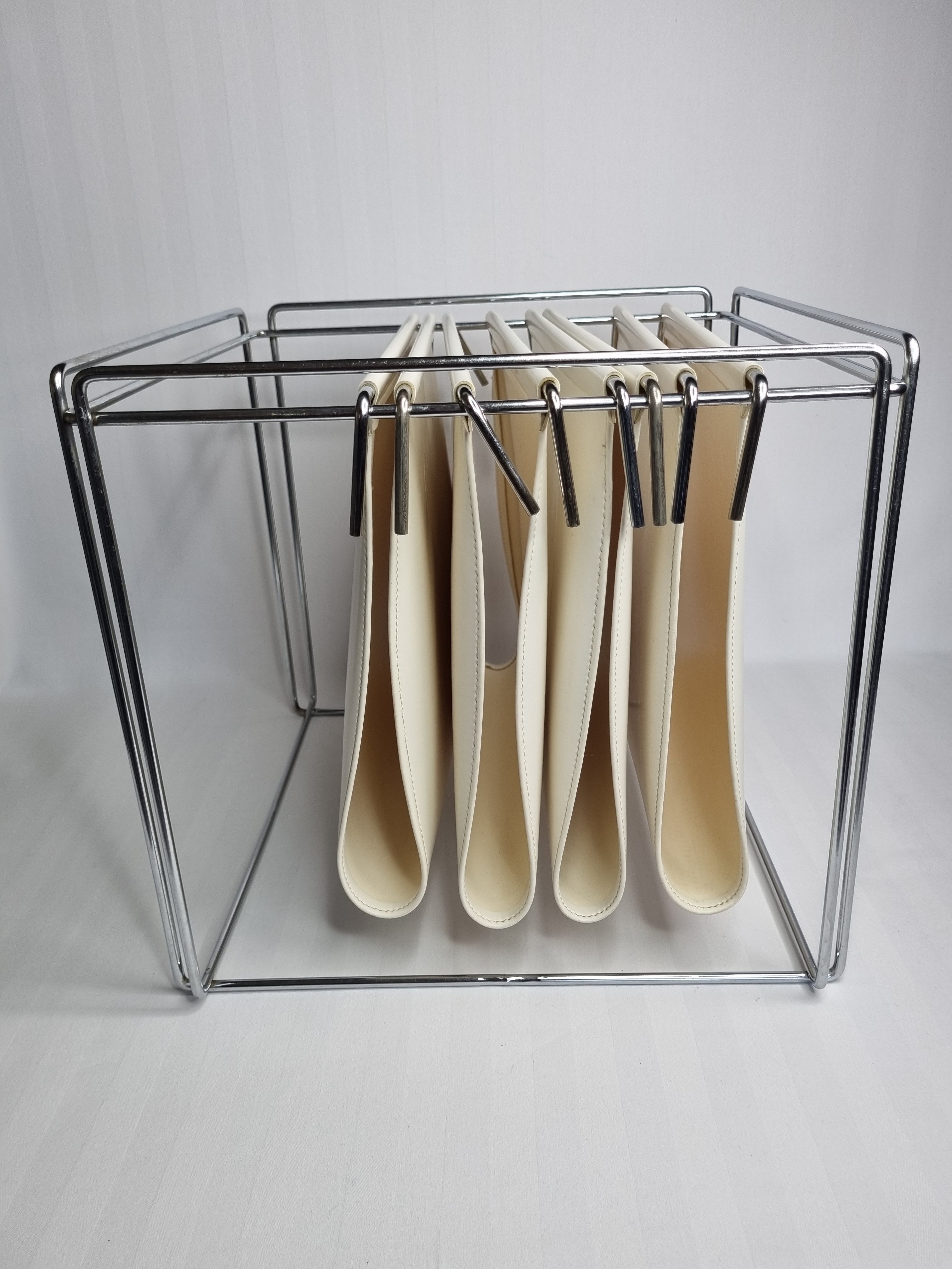 Magazine holder design Gerard Rignault, édité par Group S.A, années 70