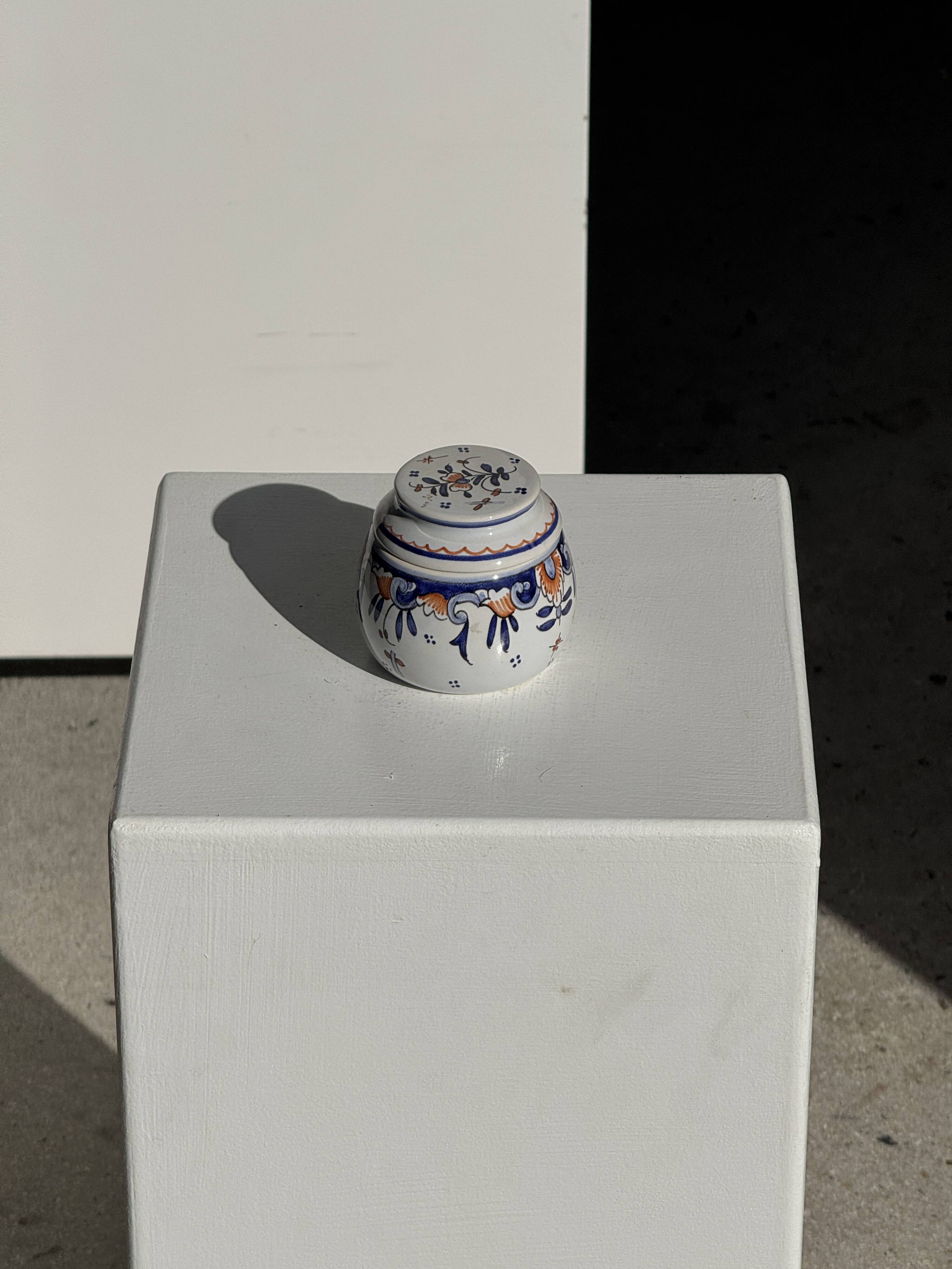 Small water butter dish in vintage earthenware with blue and orange floral patterns D10