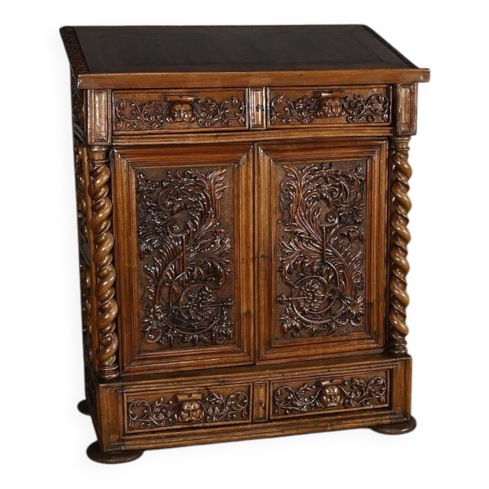 Oratory in solid walnut, Neo-Gothic Renaissance style – Late 19th century