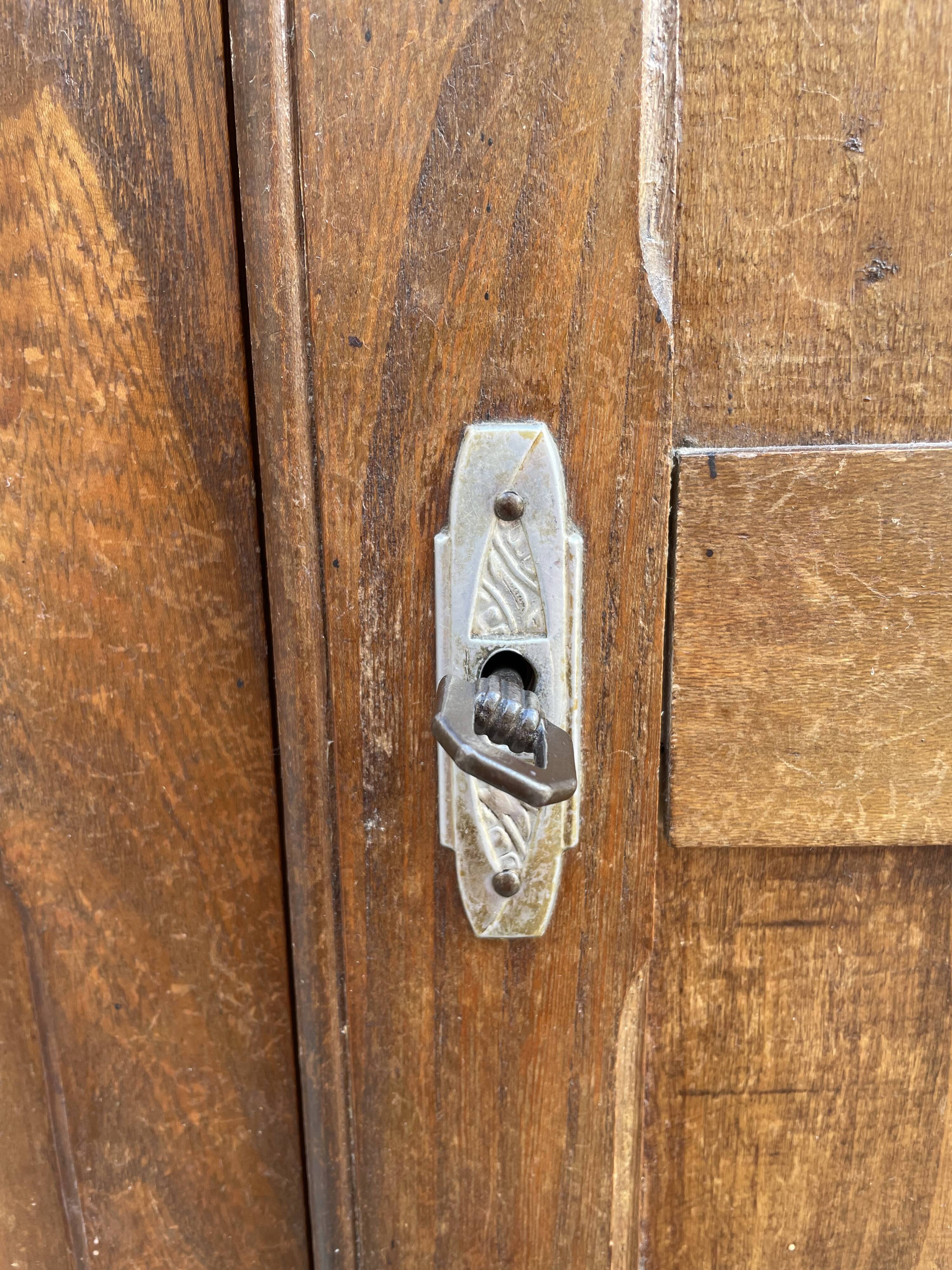 Armoire parisienne