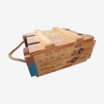 Ancienne caisse en bois pour munitions de l'armée française