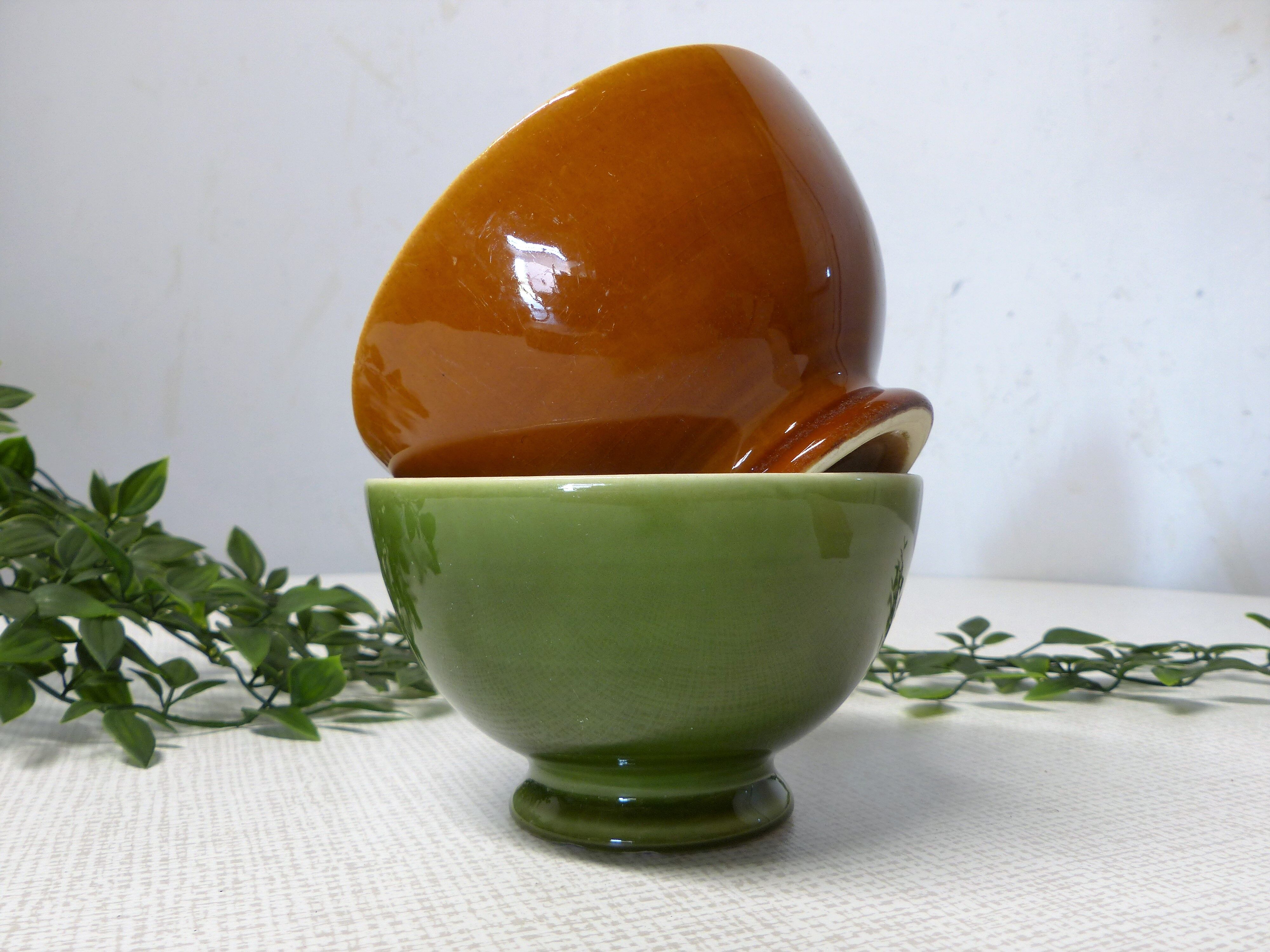 Duo of earthenware bowls