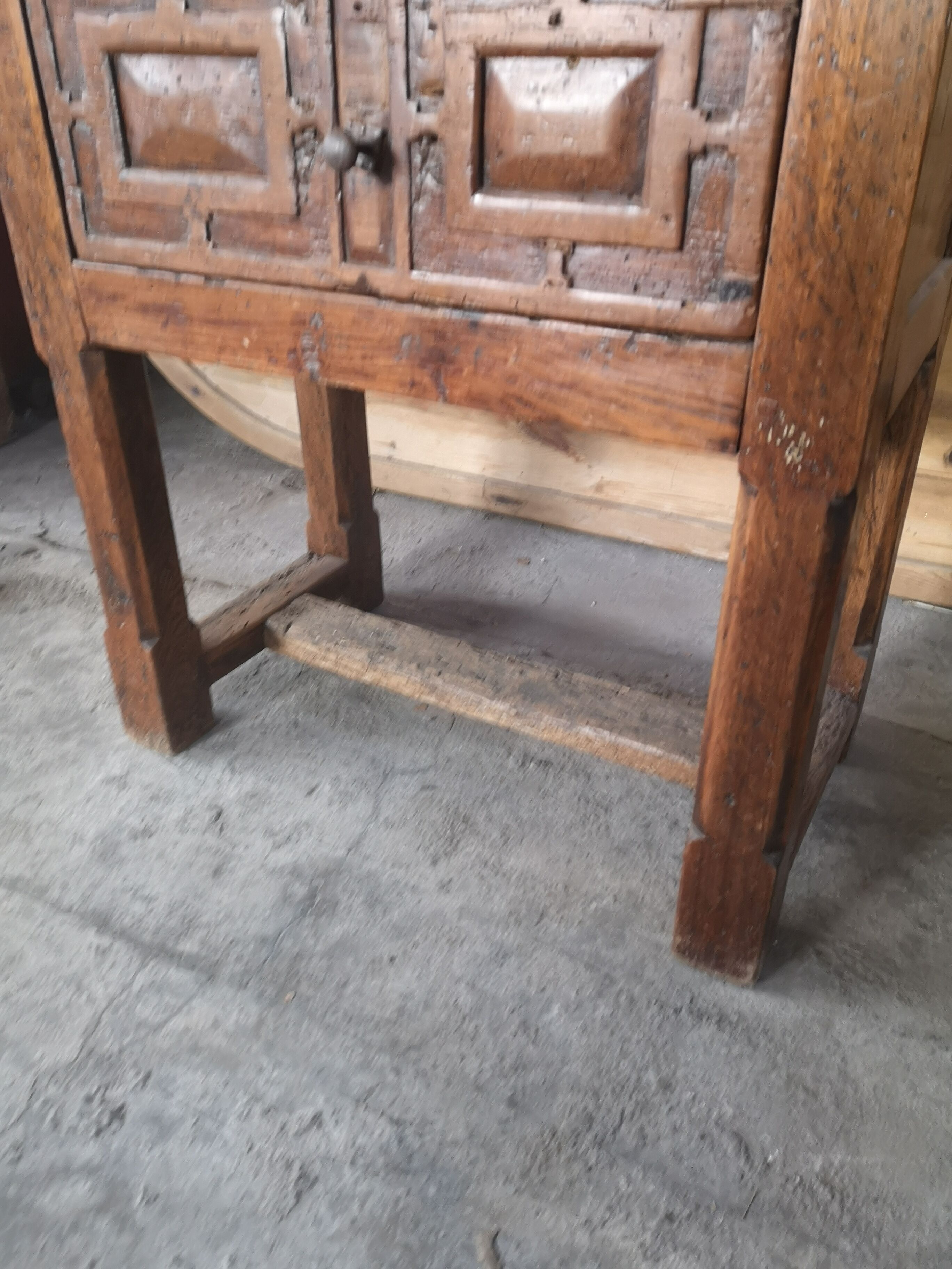 Wooden butcher billot with drawer