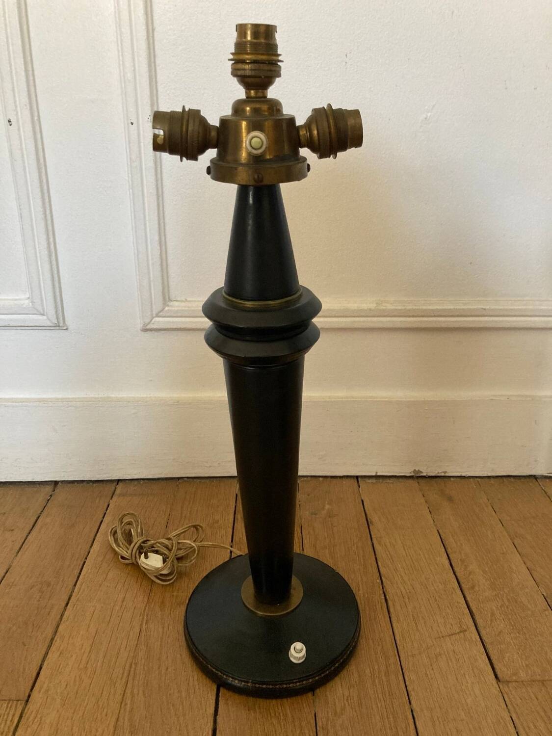 Lamp from the 40s/50s by Maison Lancel, covered in Bordeaux leather