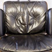 Fauteuil et repose-pieds Mid-Century par Charles & Ray Eames pour Herman Miller
