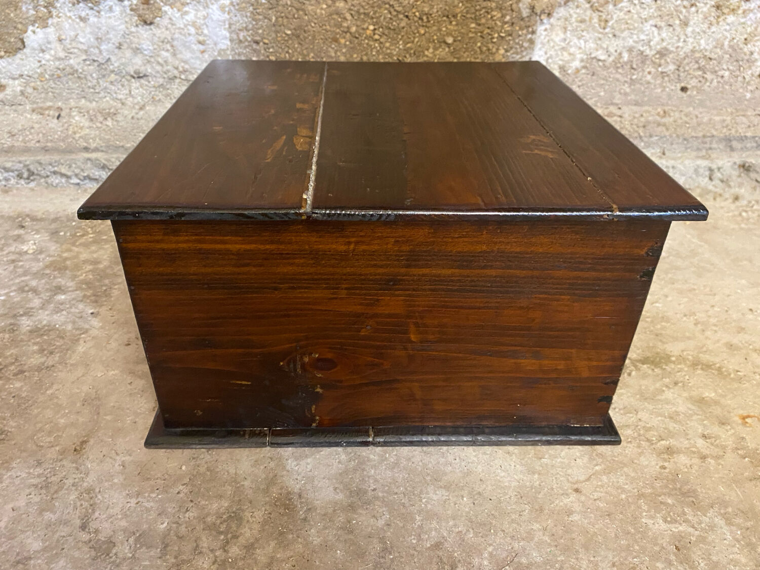 Vintage pathé vinyl record storage cabinet with 2 wooden compartments and hinged doors (wine)