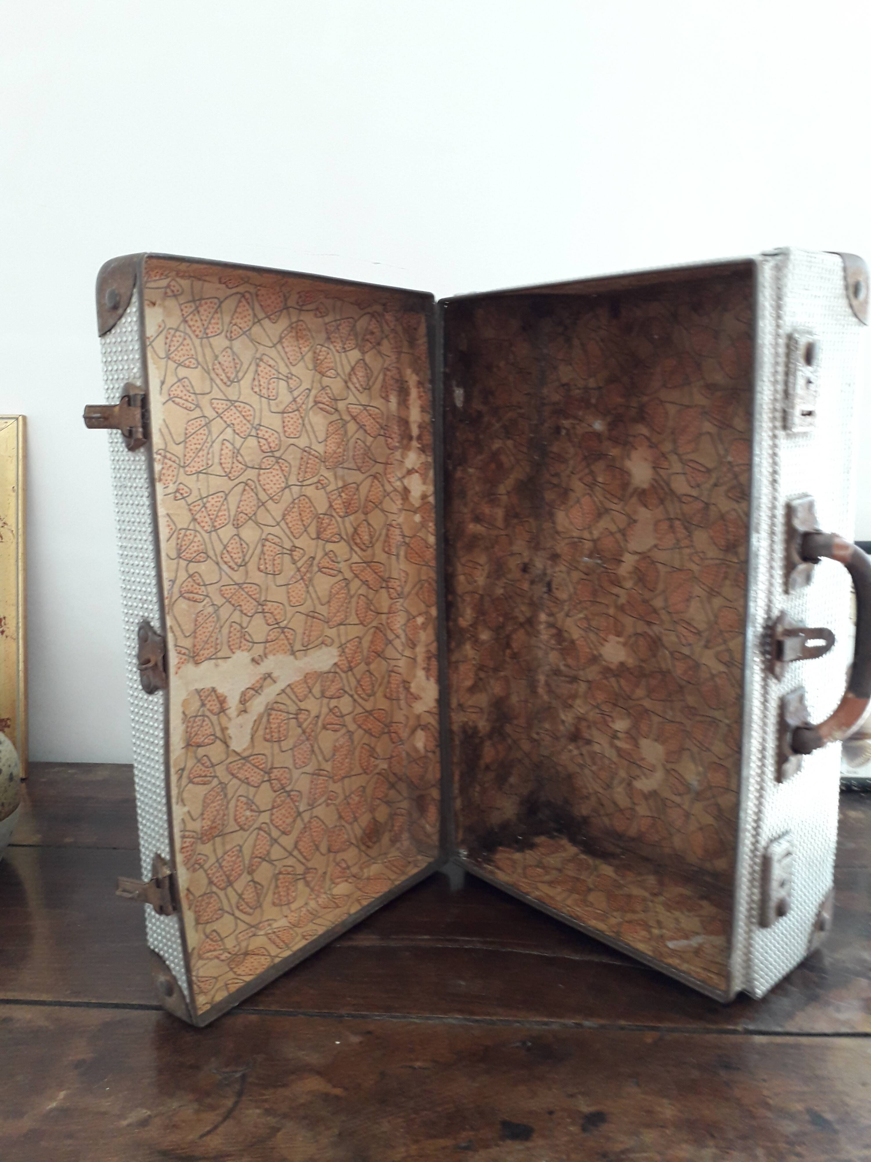 Vintage metal case