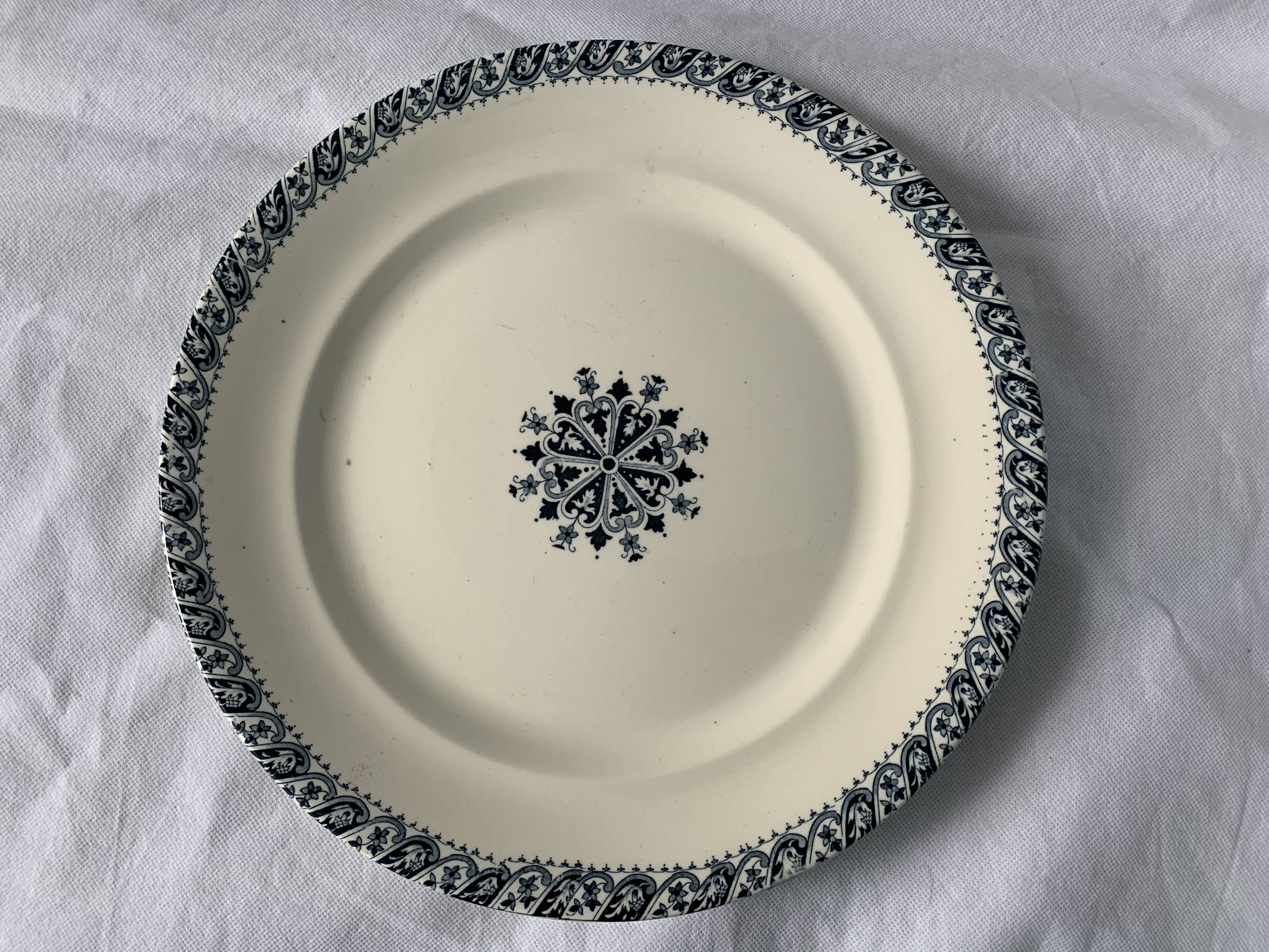 Lot of 12 old flat plates and 2 dishes, Terre de fer Henri II Salins