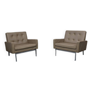 Florence Knoll lounge chairs model 65a for Knoll International.