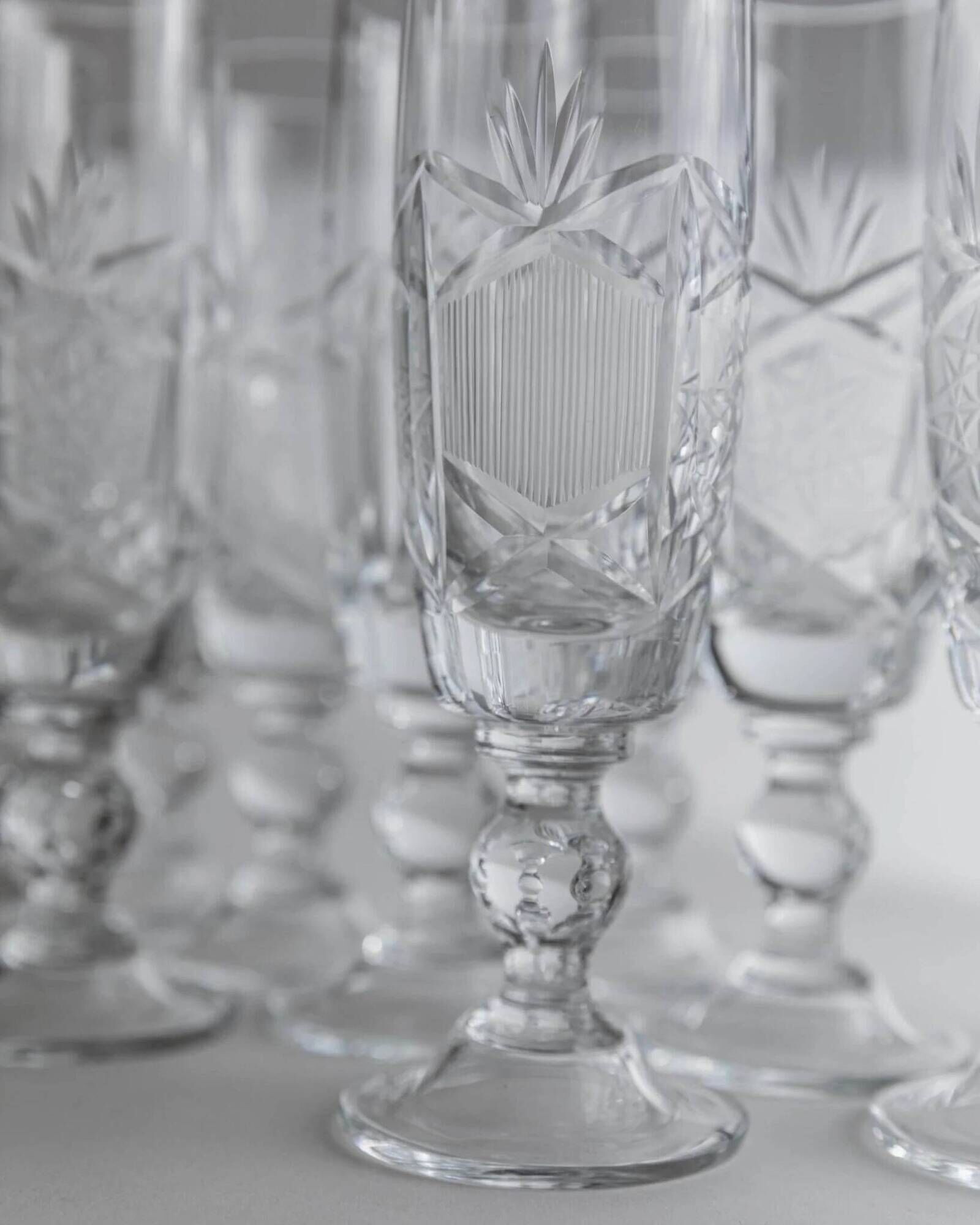 Lot of 12 vintage crystal champagne flutes, Italy 1970s.