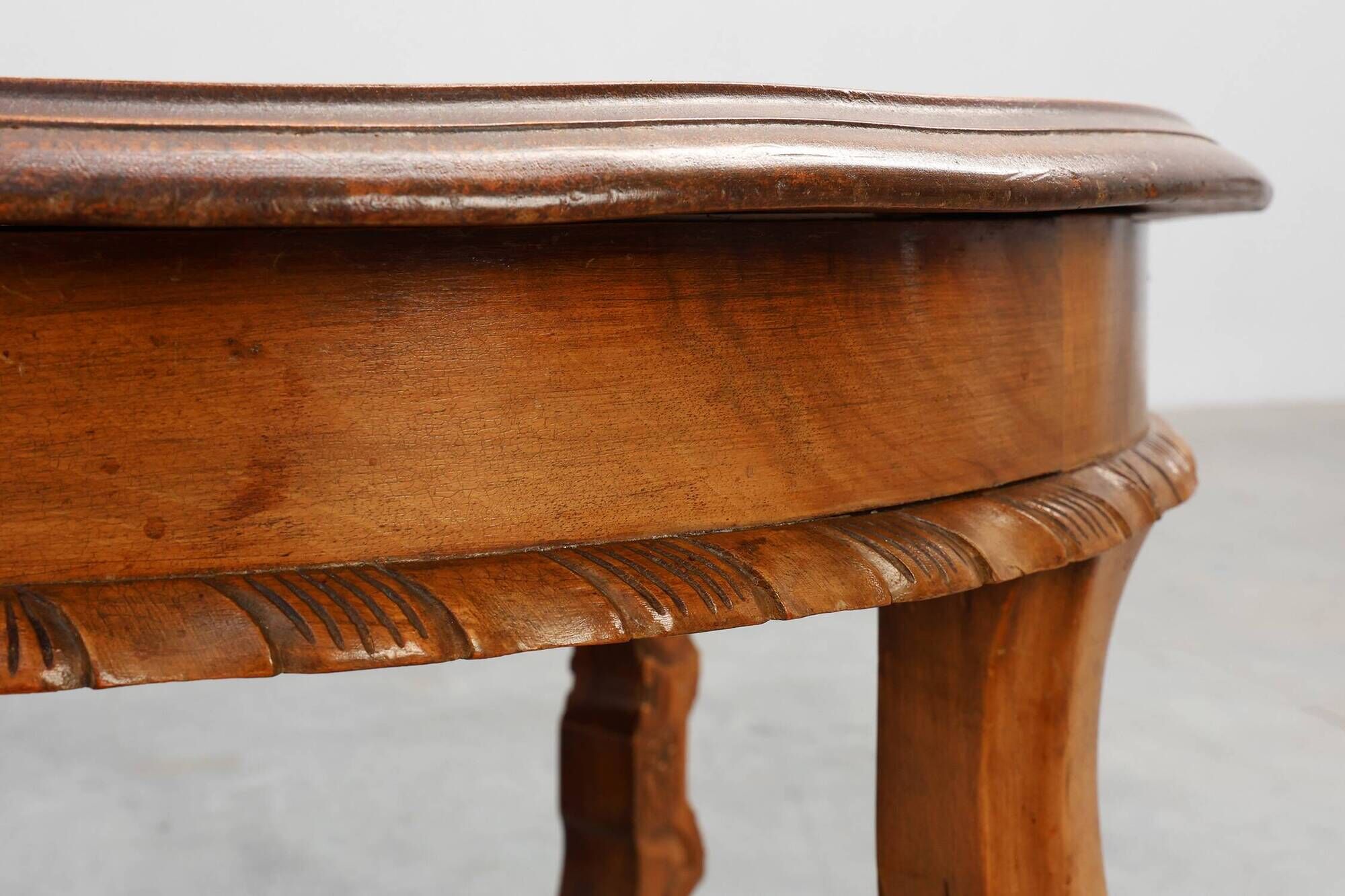 Renaissance‑Style Round Walnut Coffee Table, France – Late 19th Century