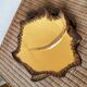 2 assiettes « feuille » céramique jaune