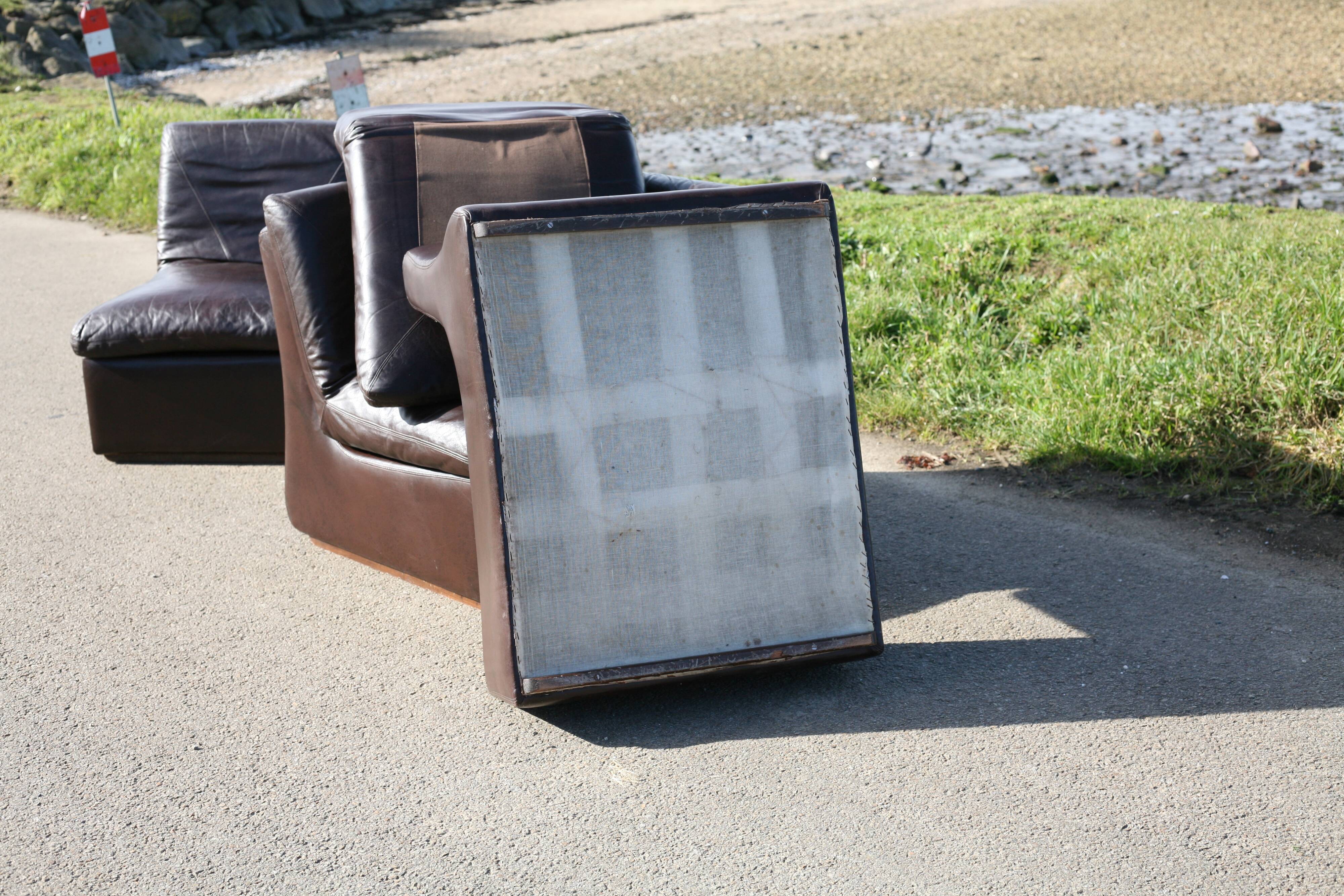Modular sofa made up of 3 leather armchairs. Circa 1970