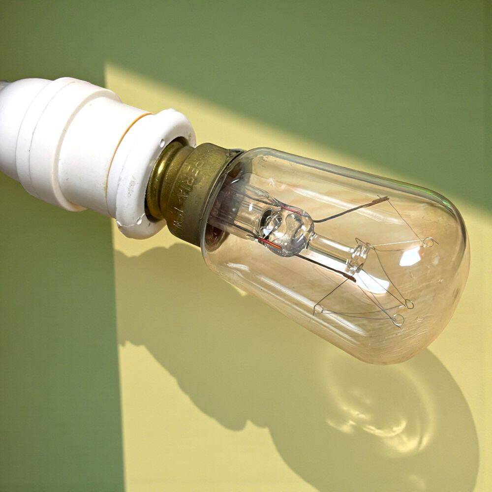 Space Age 3-light Sputnik chandelier