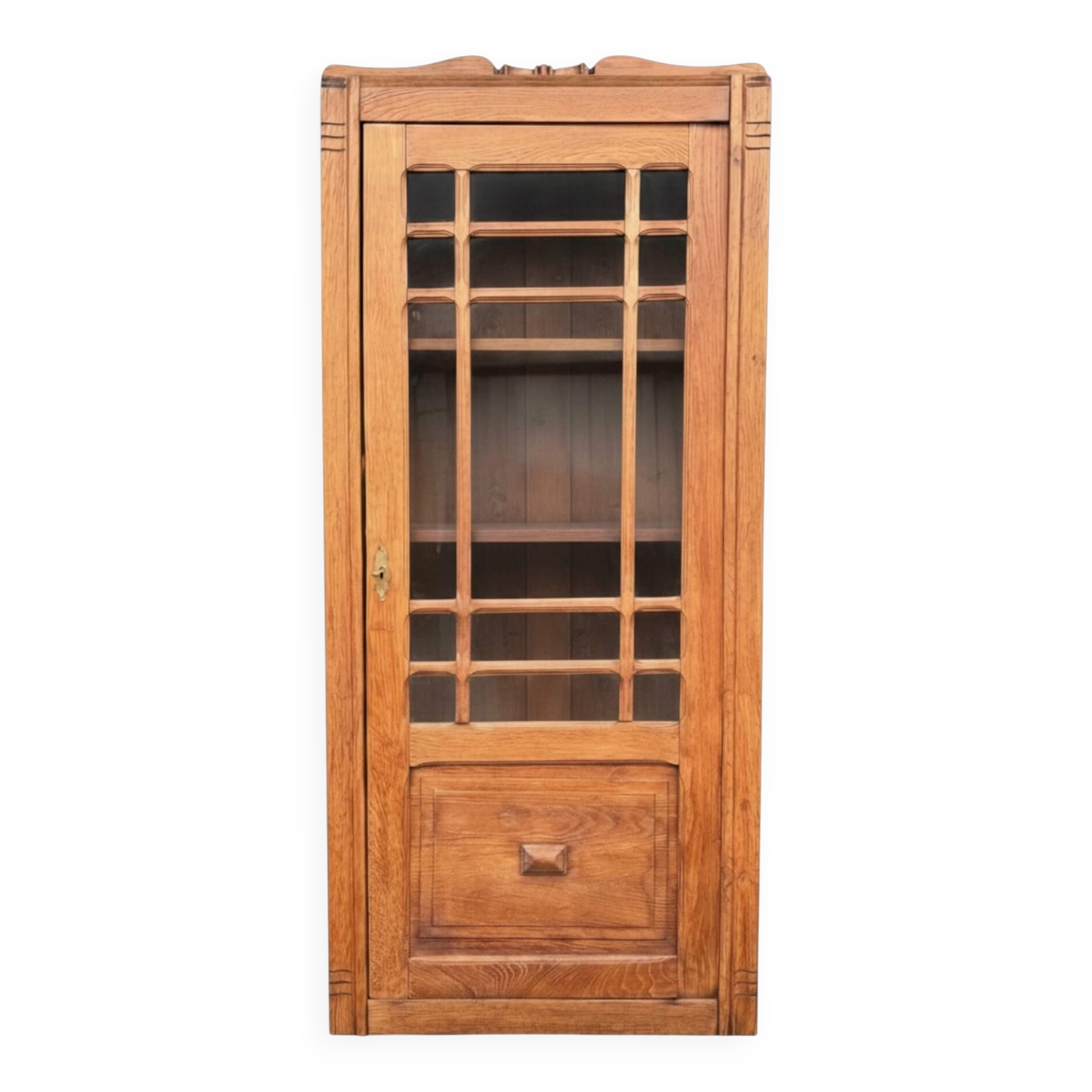 Armoire parisienne rénovée, petit format