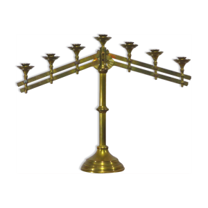 Candélabre d’église en laiton