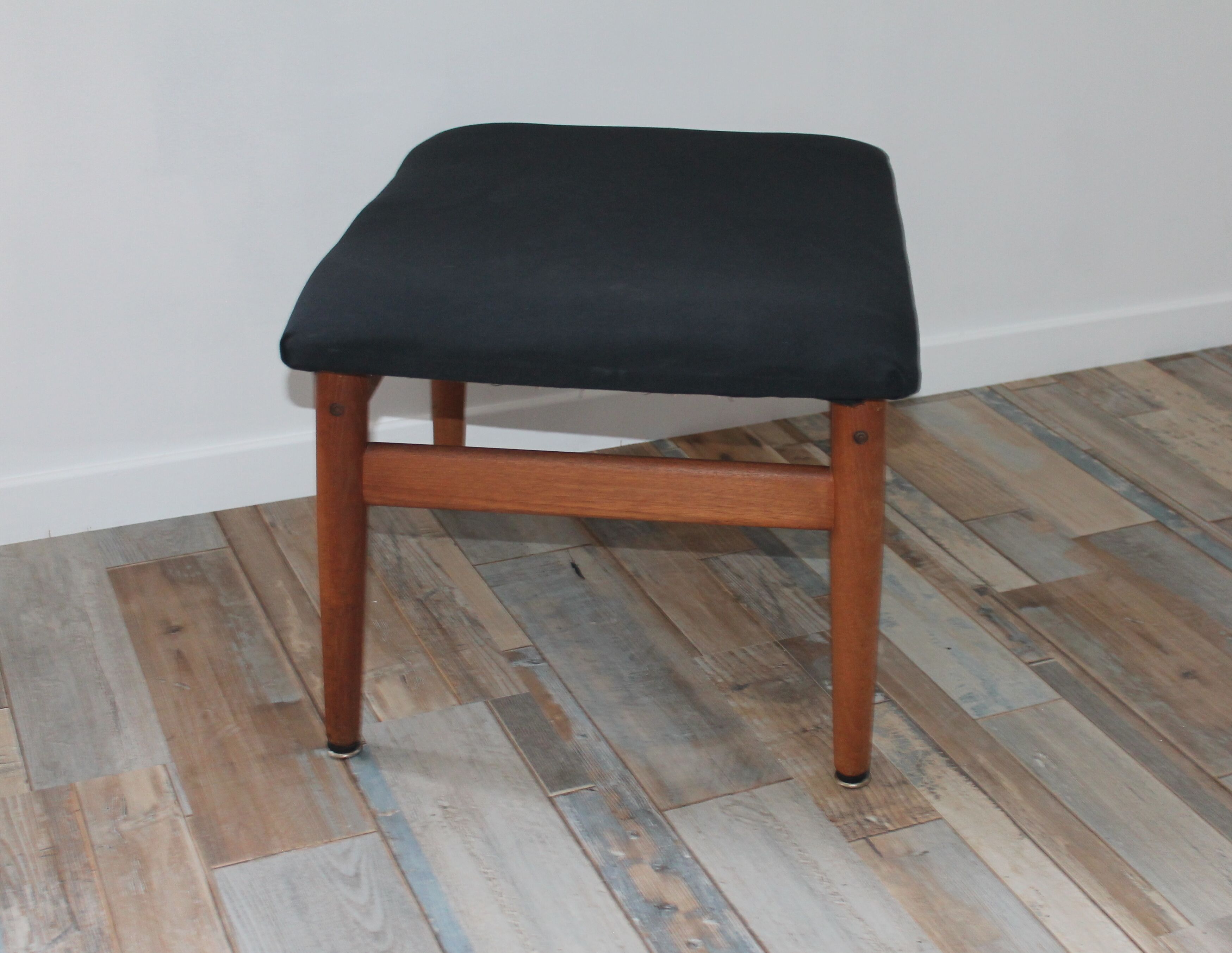 Scandinavian Ottoman by Arne Vodder in vintage teak 60's