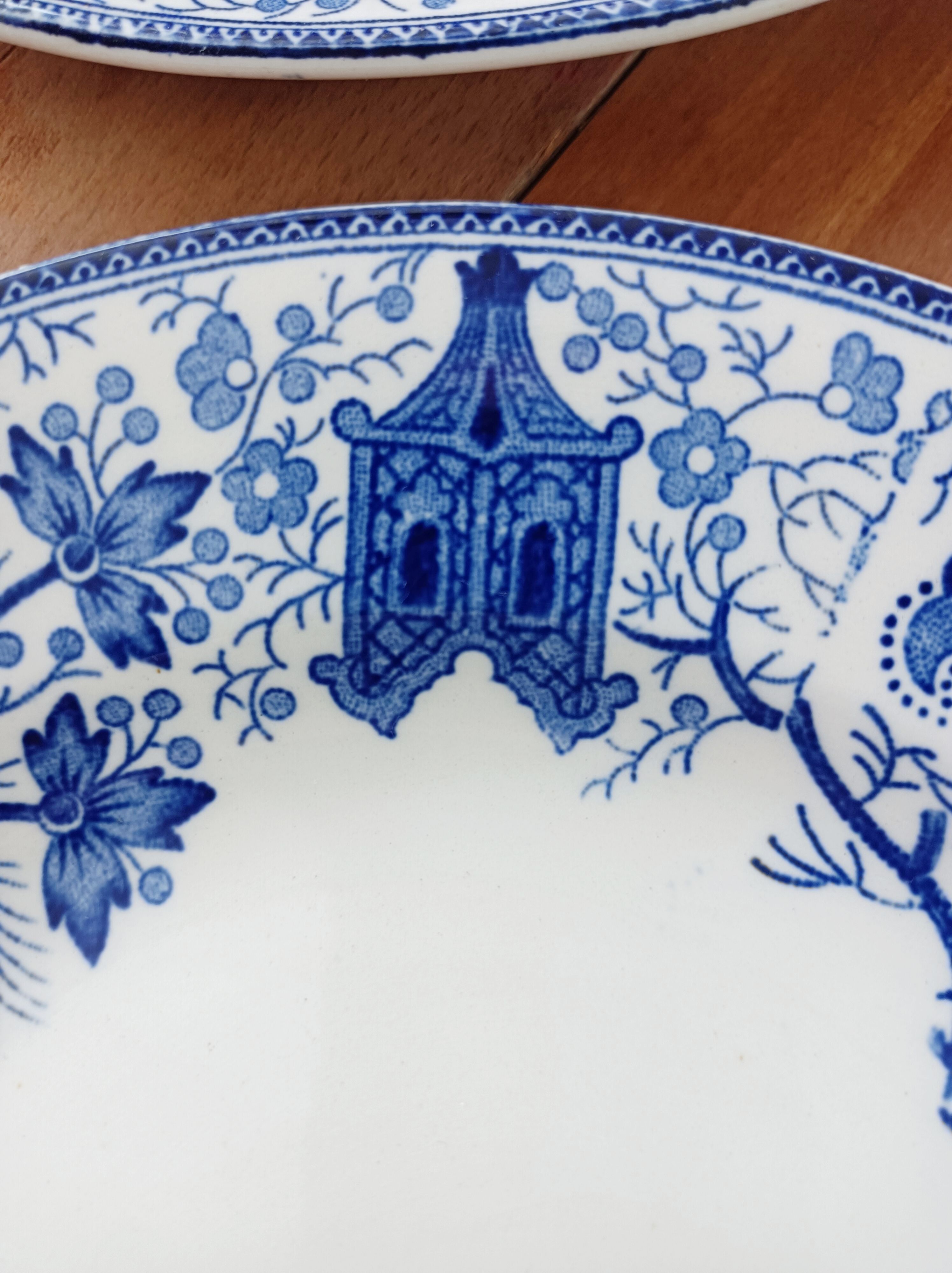 Set of 6 Boch Dragon dessert plates