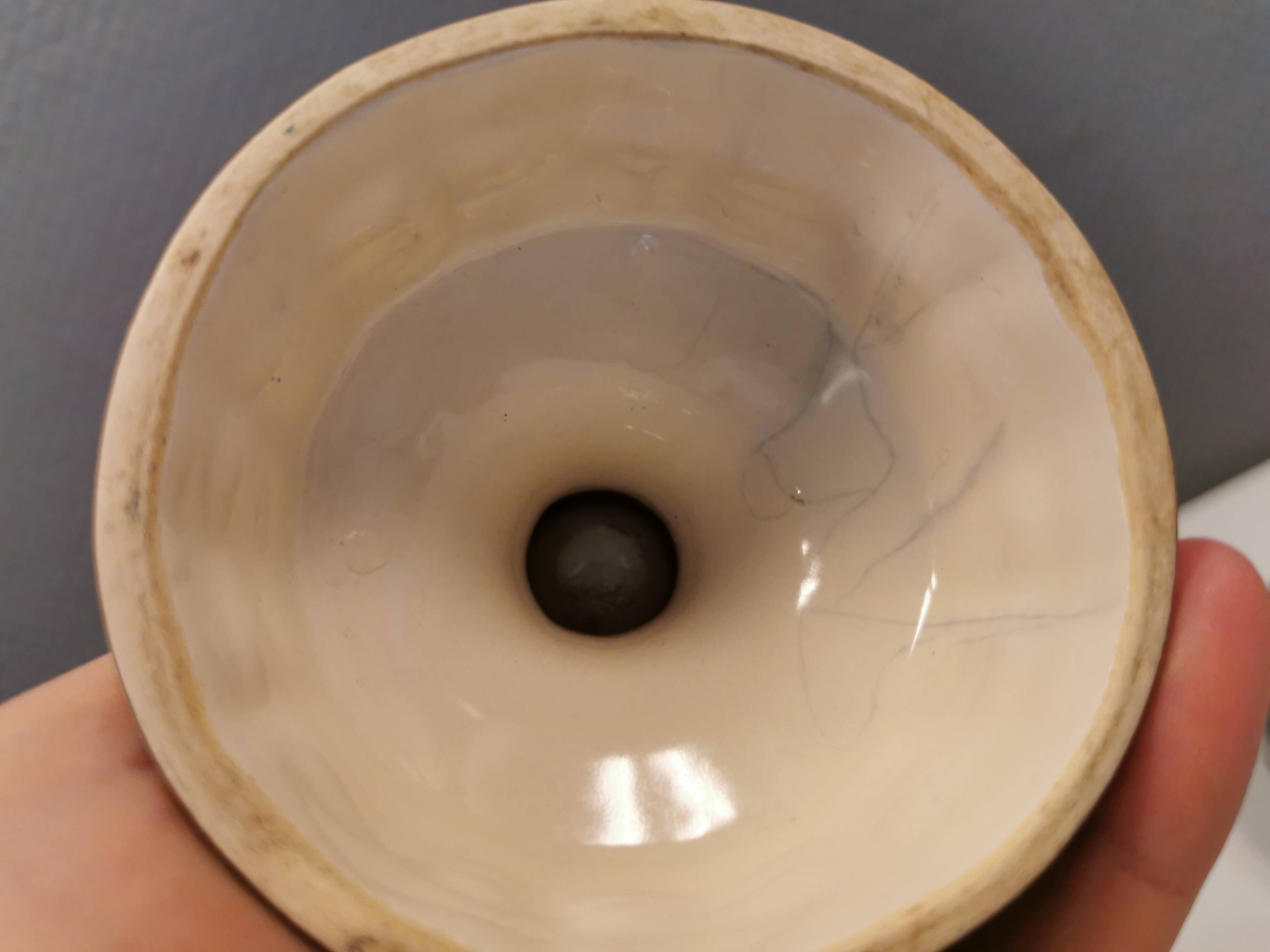 Ceramic candle holder