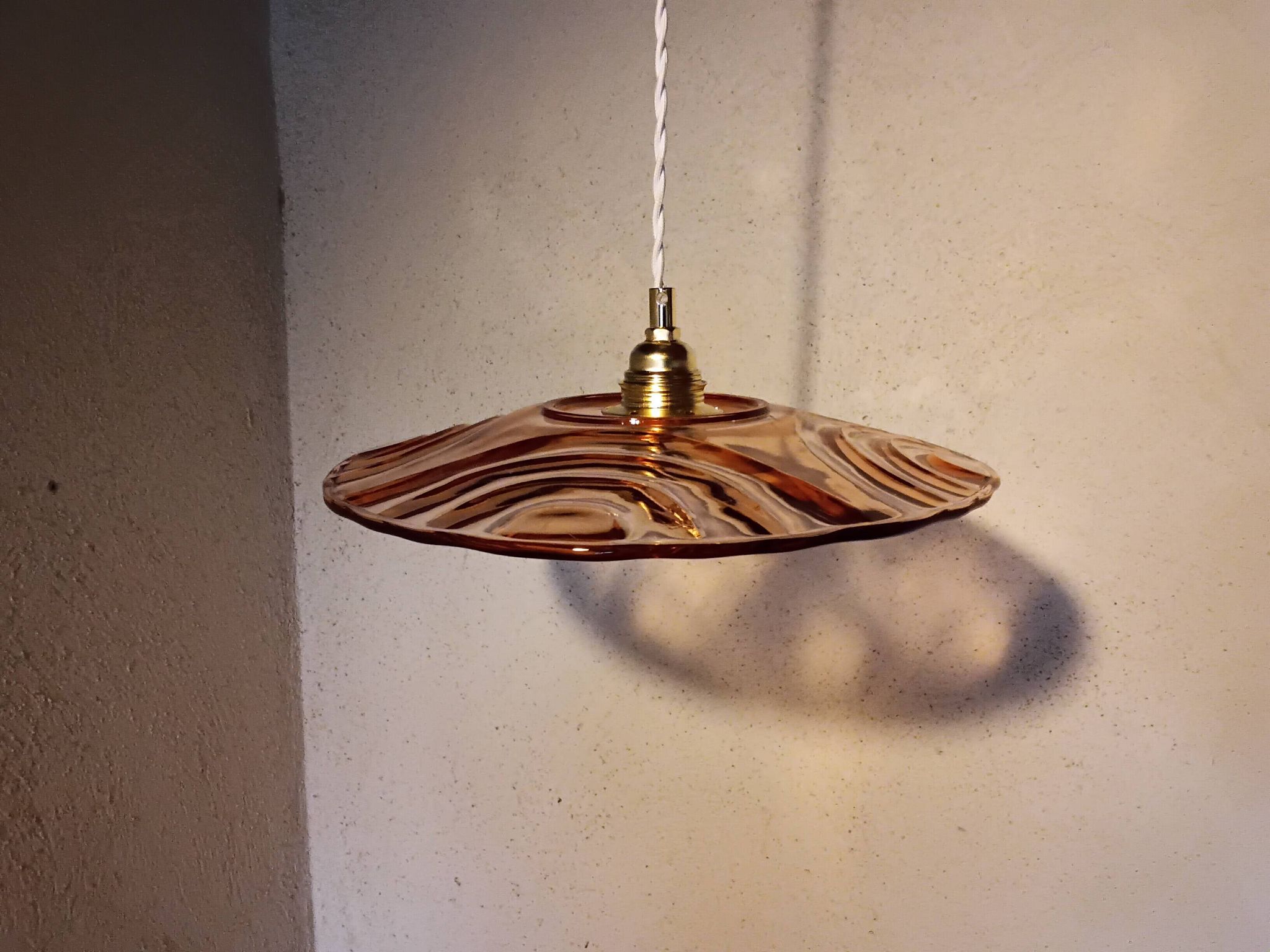 Suspension vintage en verre rose