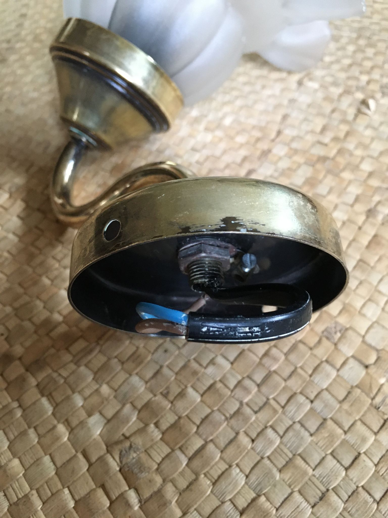 Swan neck sconce