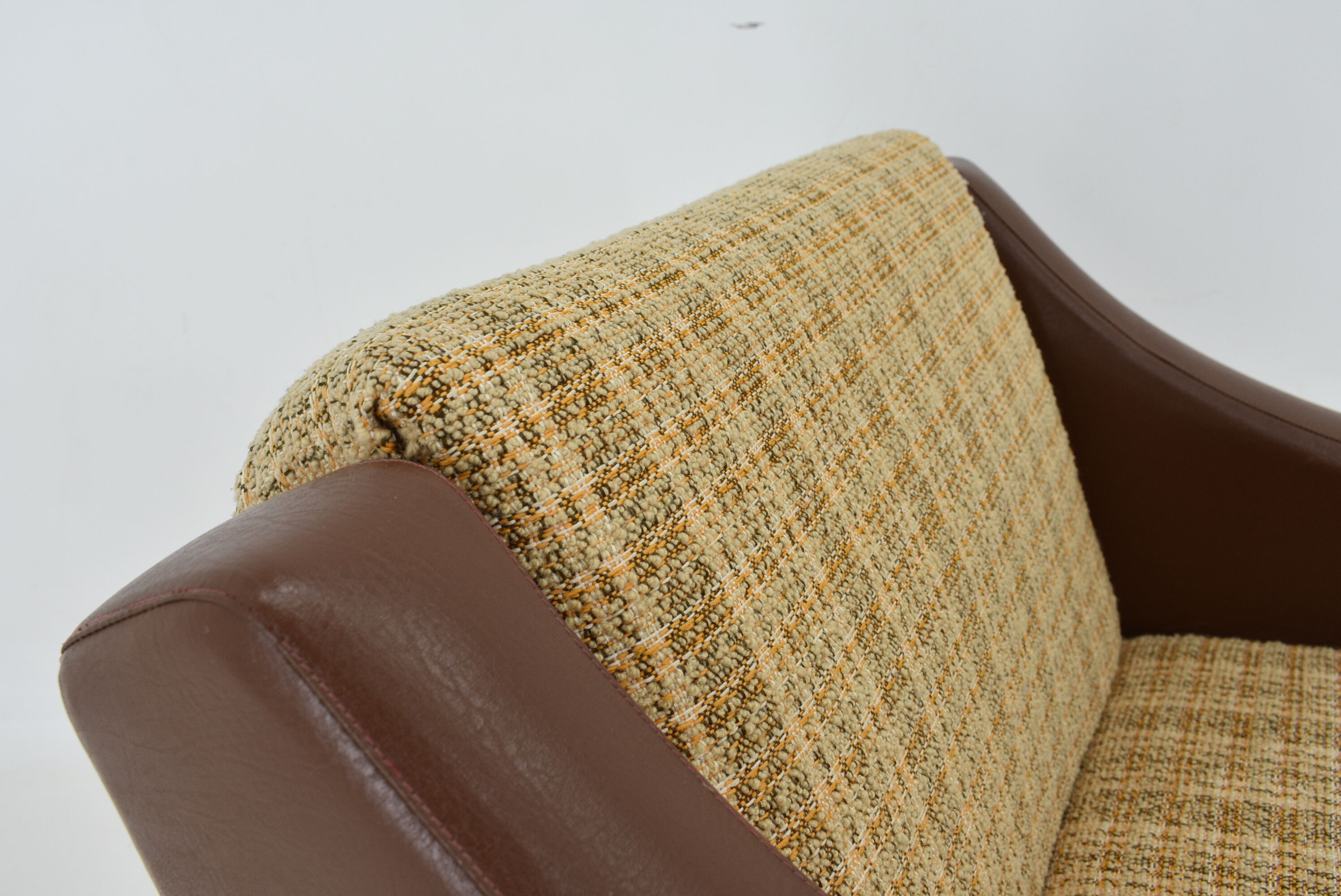 1960s pair of italian armchairs