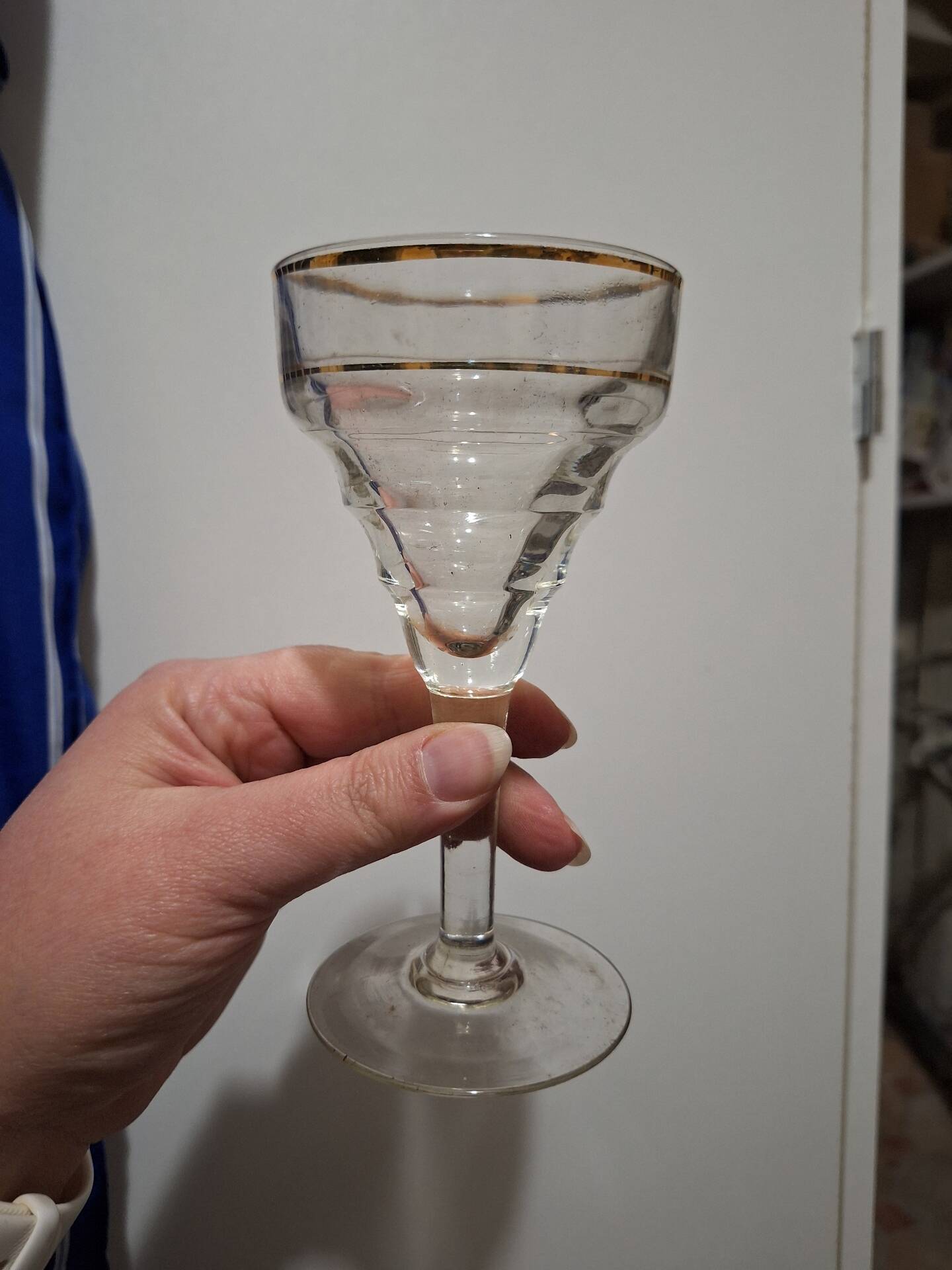 Set of 4 vintage bistro glasses with gold rim, year 19