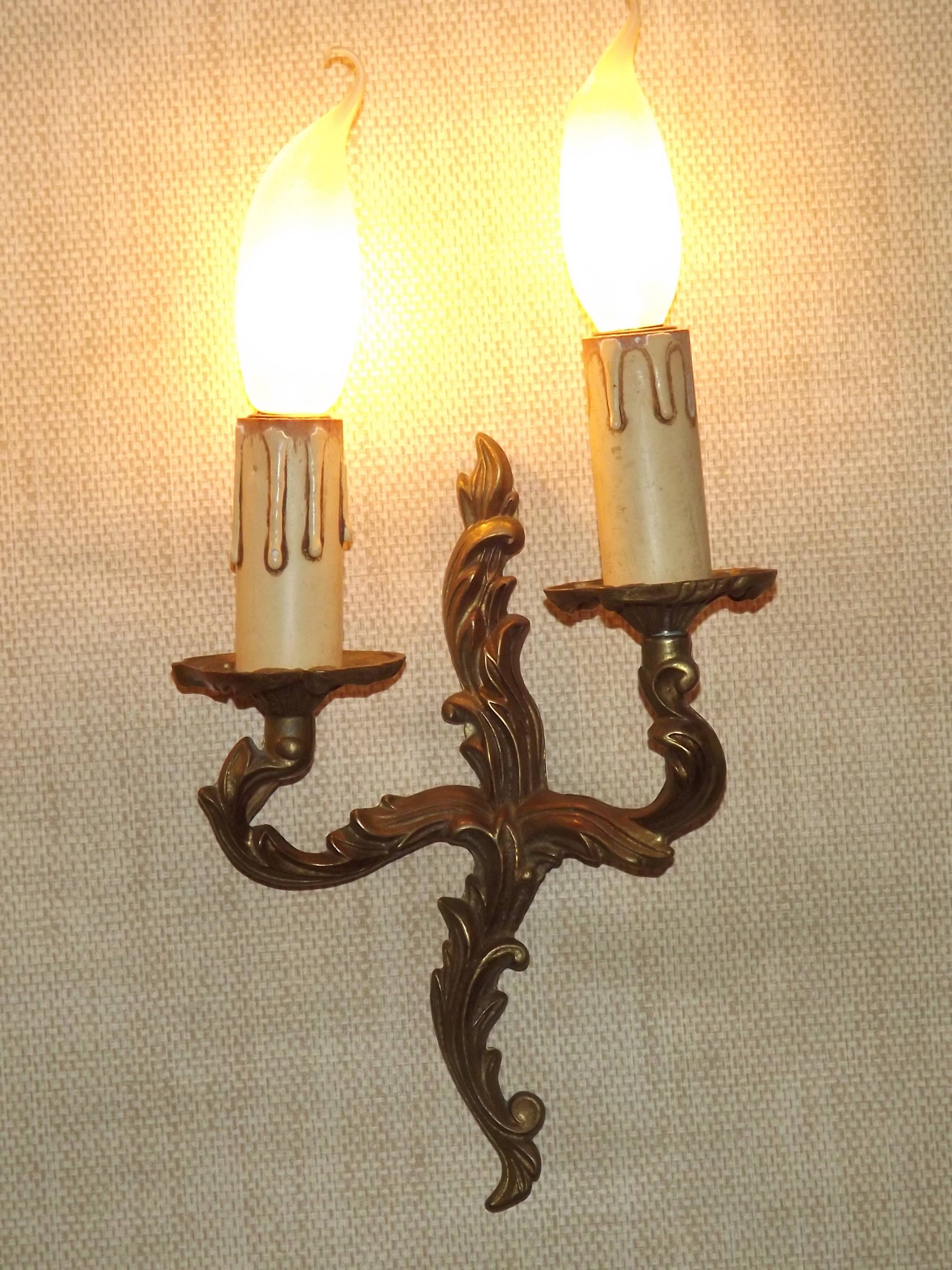 Elegant Vintage French Bronze Double Wall Sconces with Acanthus Leaf Detail 5111