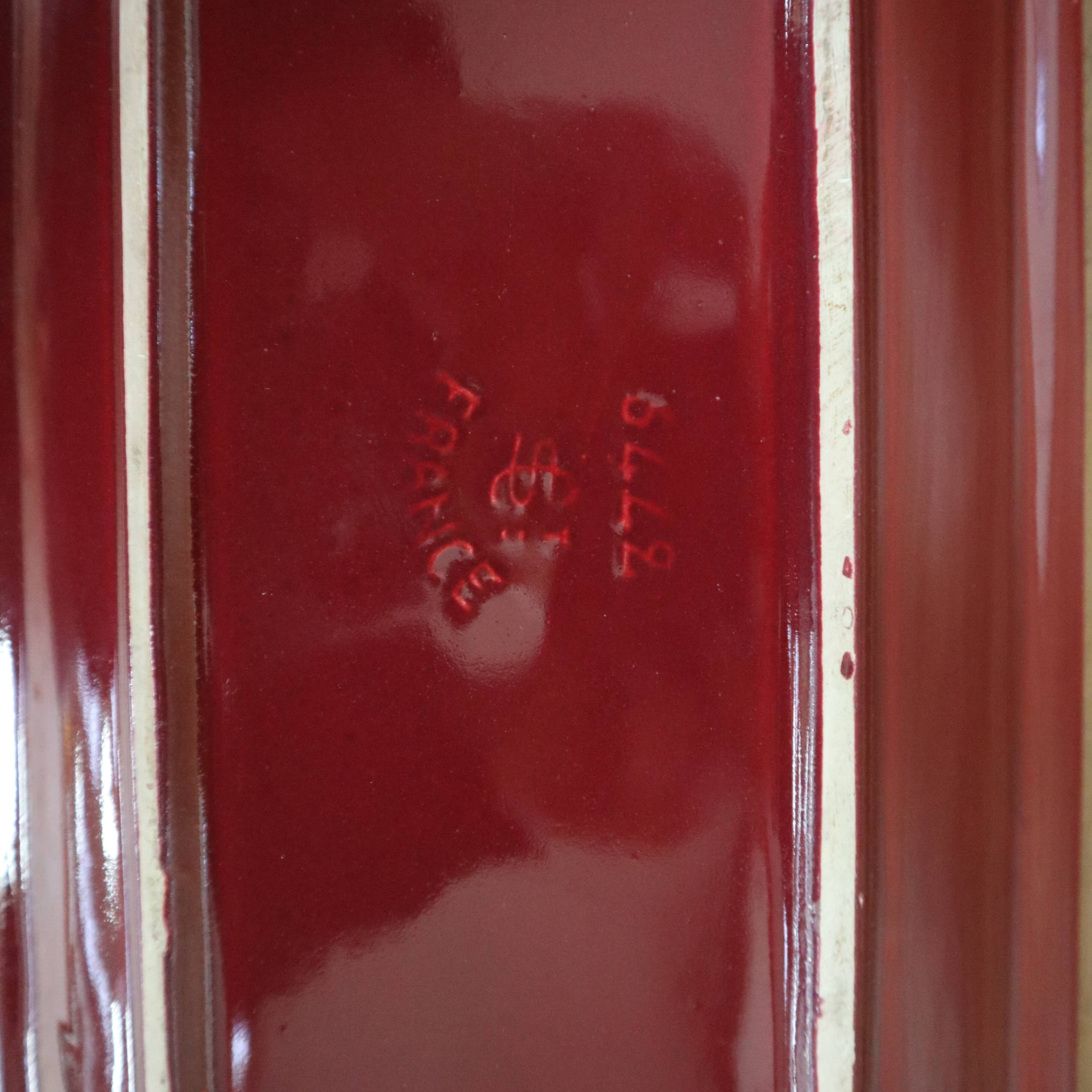 Saint Clément burgundy cake dish with gold trim