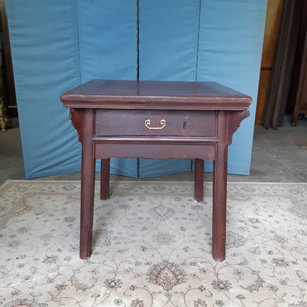 Table asiatique laqué rouge