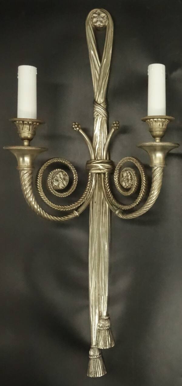 Paire de grandes appliques aux rubans style Louis XVI