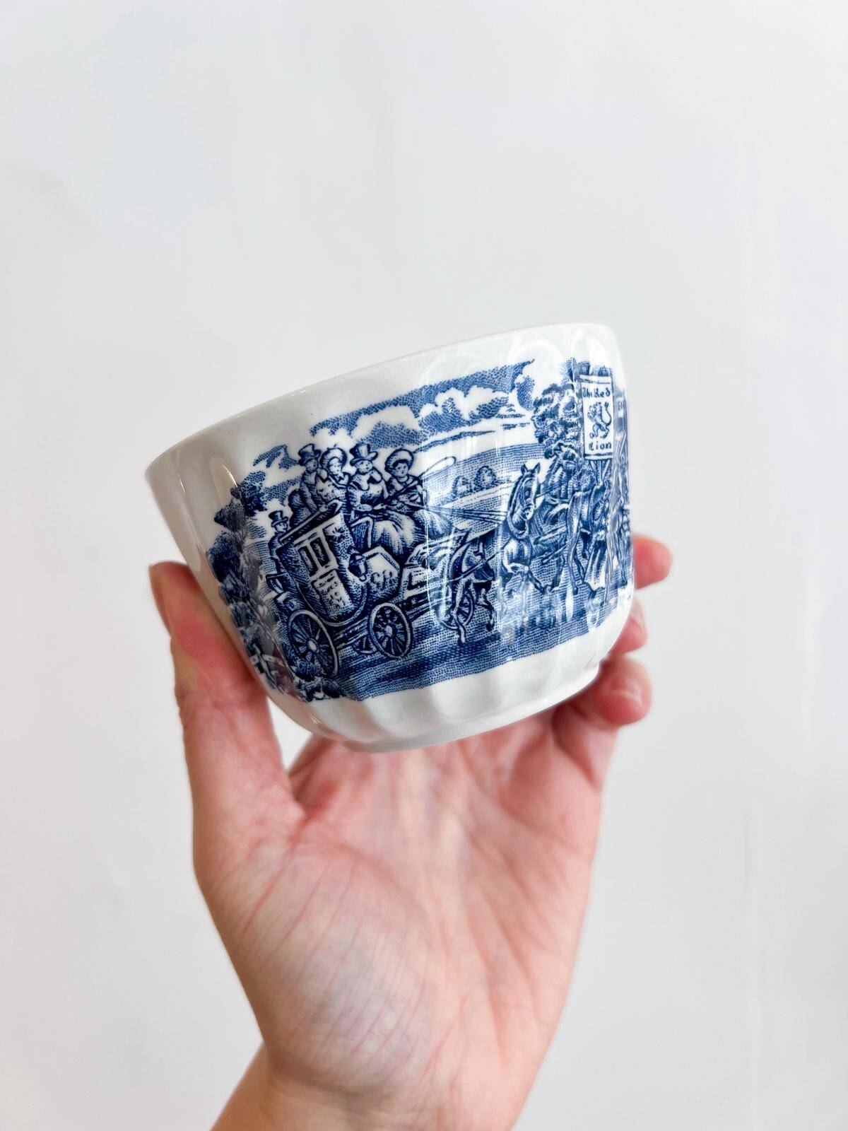 6 English porcelain bowls