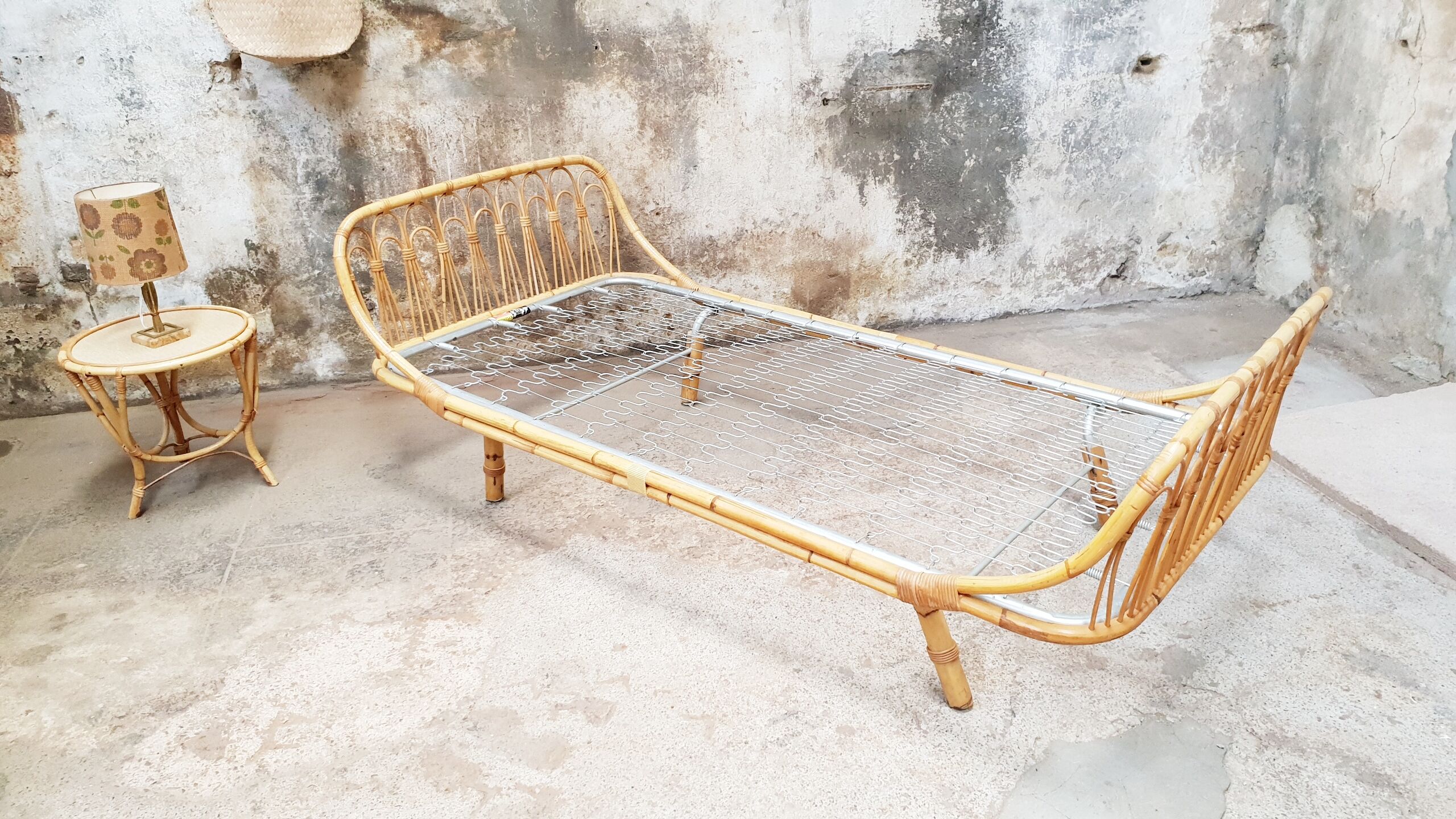 Lit rotin vintage