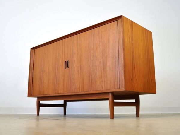 Enfilade danoise par Arne Vodder pour Sibast Danmark / Cabinet hifi music avec portes tambour en palissandre de Rio
