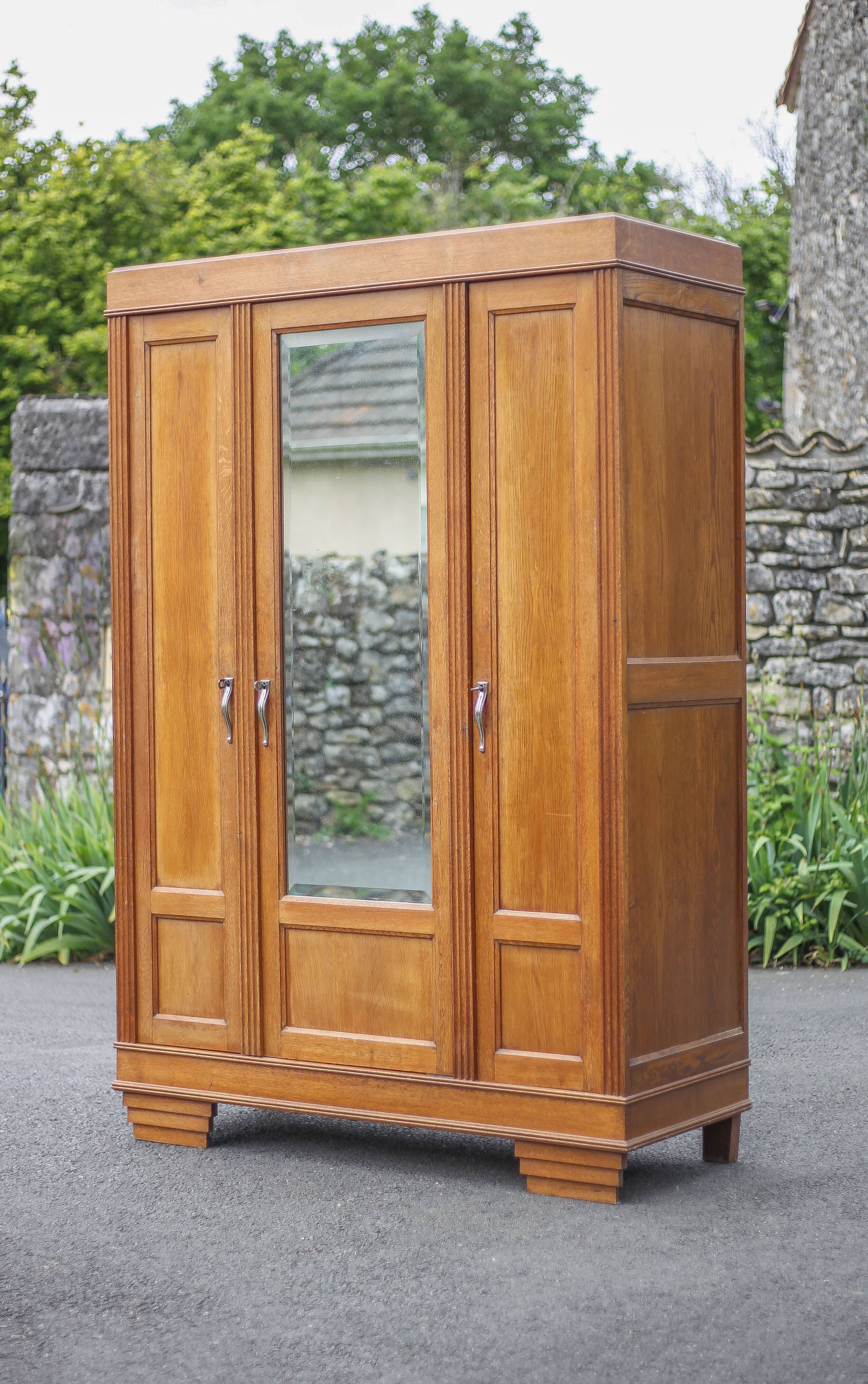 Art Deco wooden cabinet