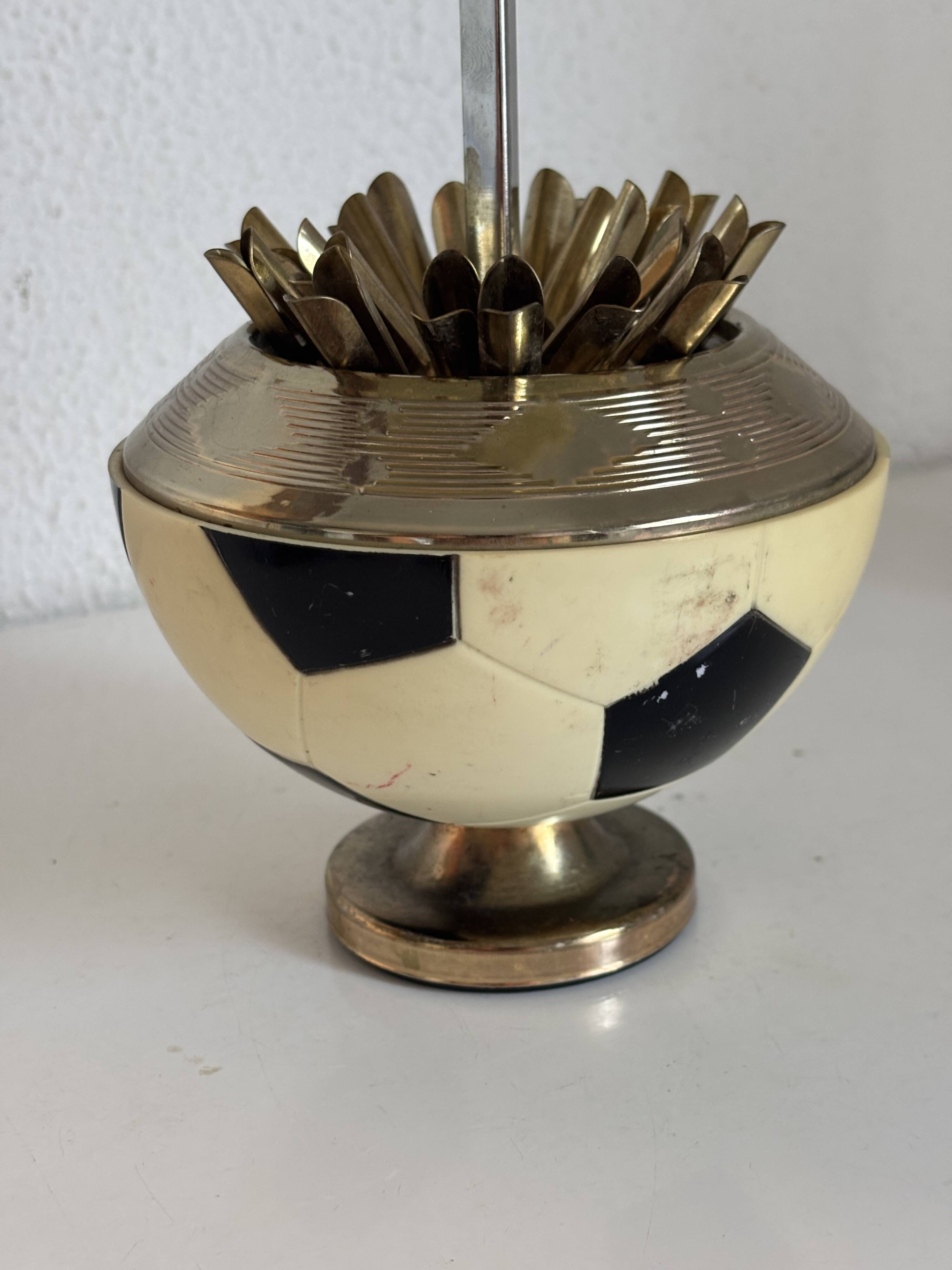 Porte-cigarettes vintage 1960 ballon football distributeur boîte - 16 cm
