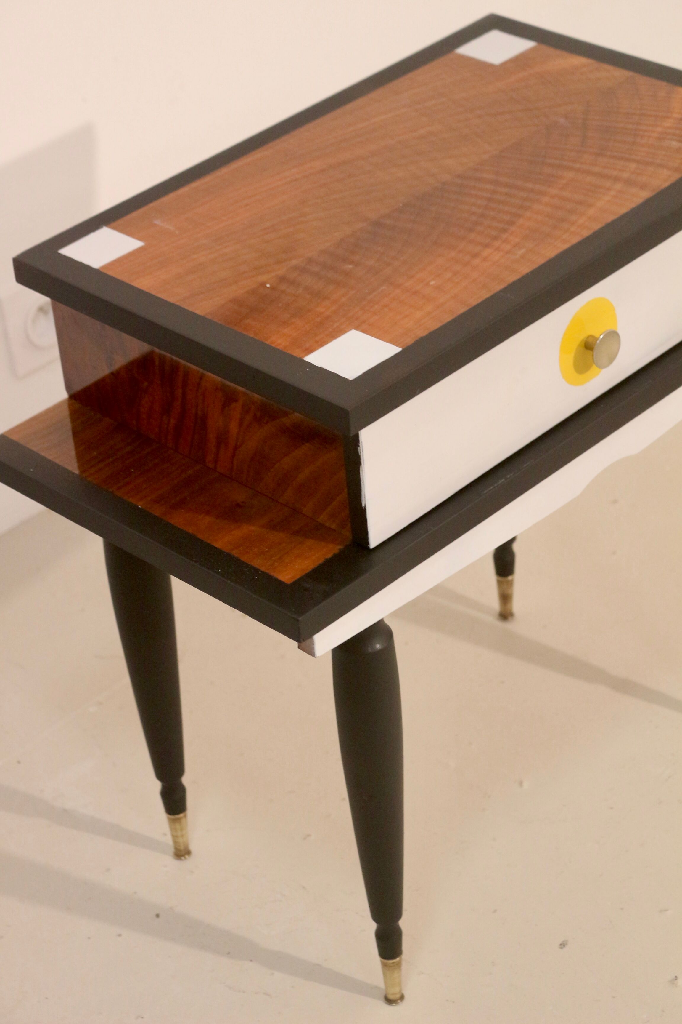 Side table vintage foot compass bis color