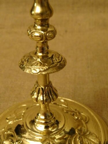 Pair of old torches candle holders bronze brass floral decoration Ht 18,8 cm ref A173/40