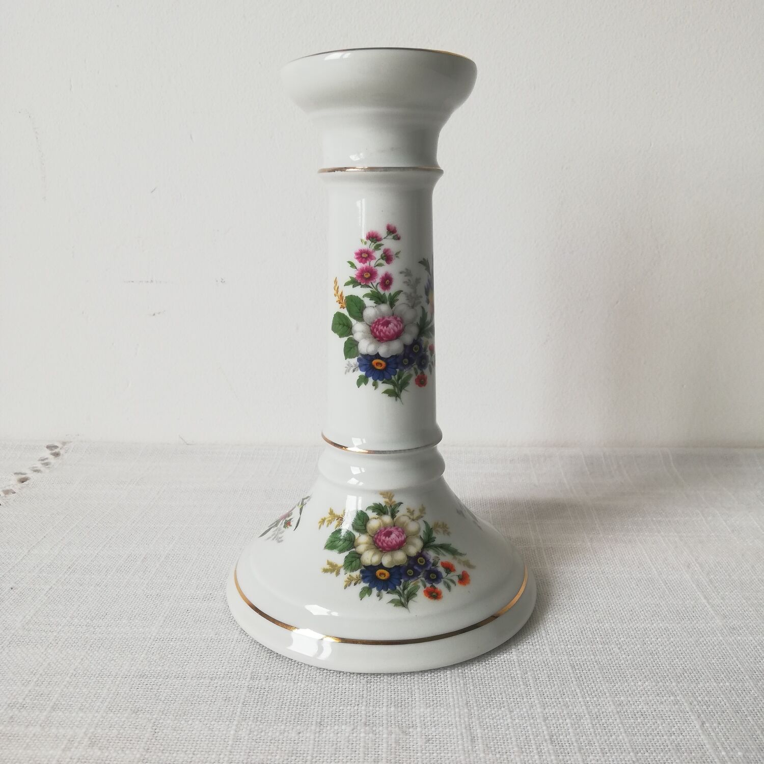 Porcelain candle holder