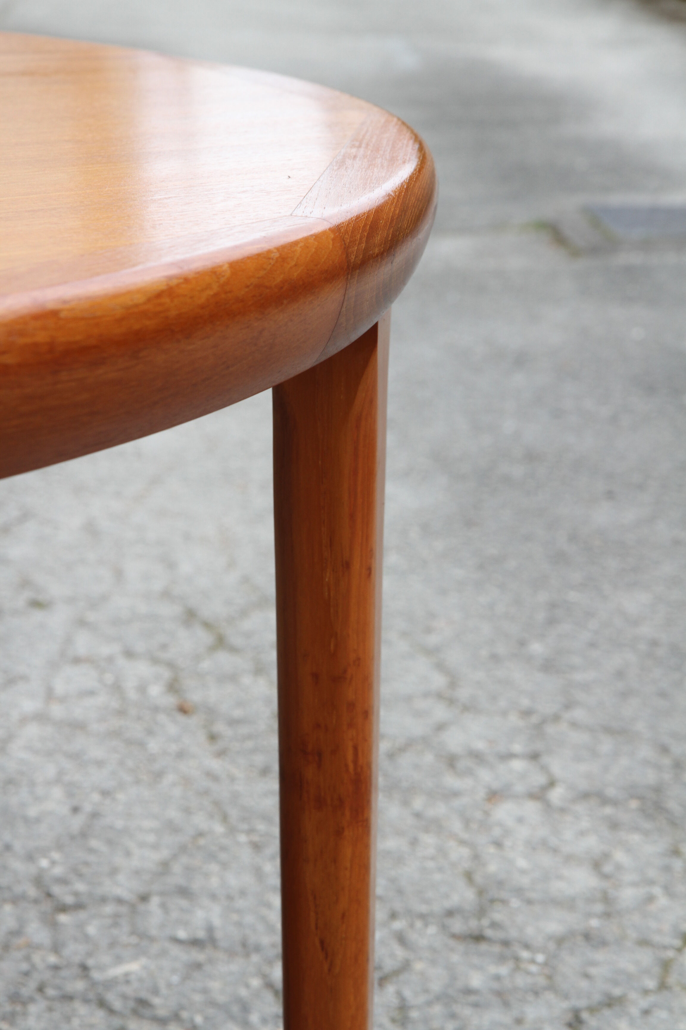 Danish teak extendable round table of the years 60