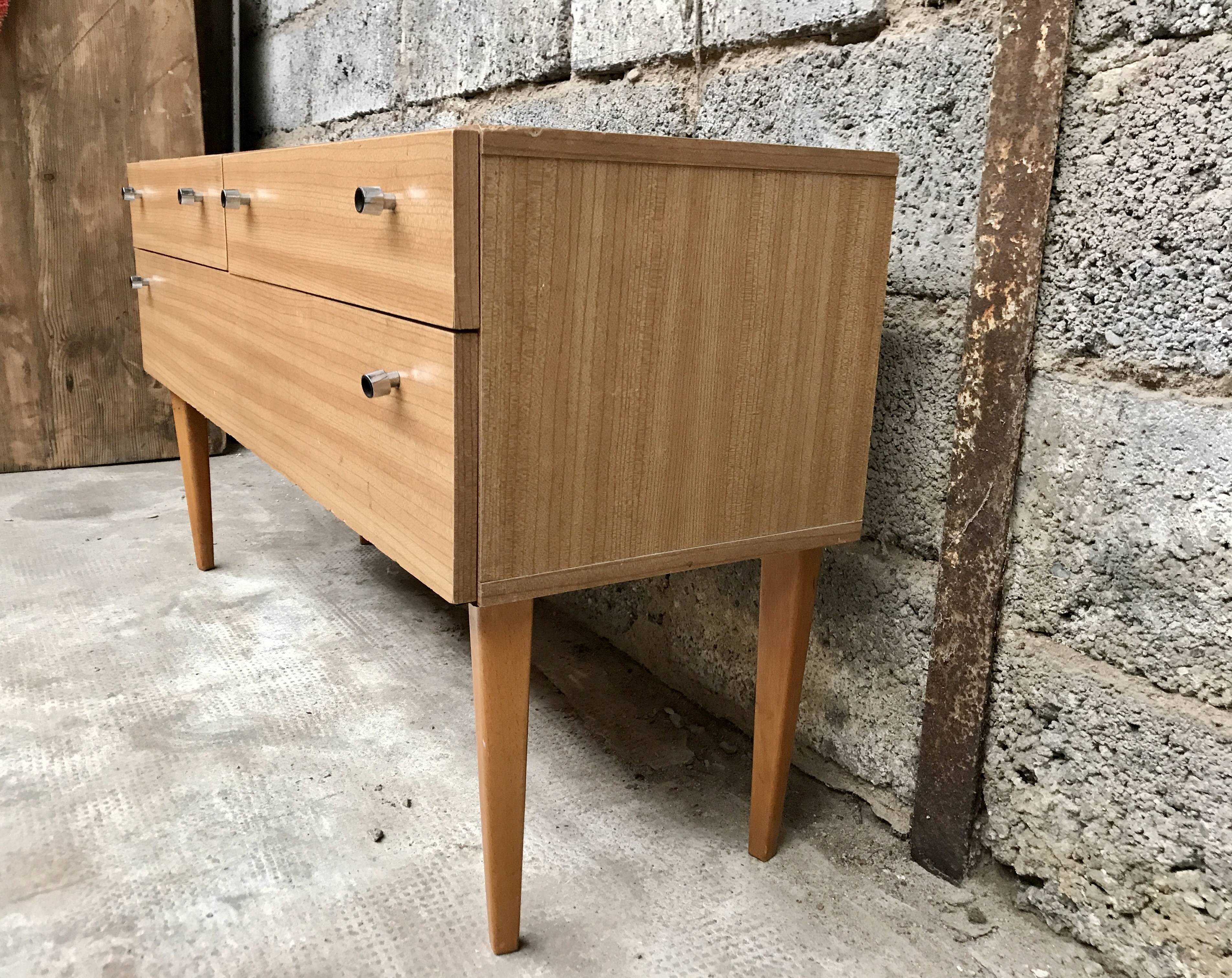 Meuble tv hifi enfilade look scandinave 1960 vintage en formica clair - vintage - pieds fuseaux