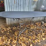 Grande table ovale en fer forgé – plateau restauré – 200 x 90 cm